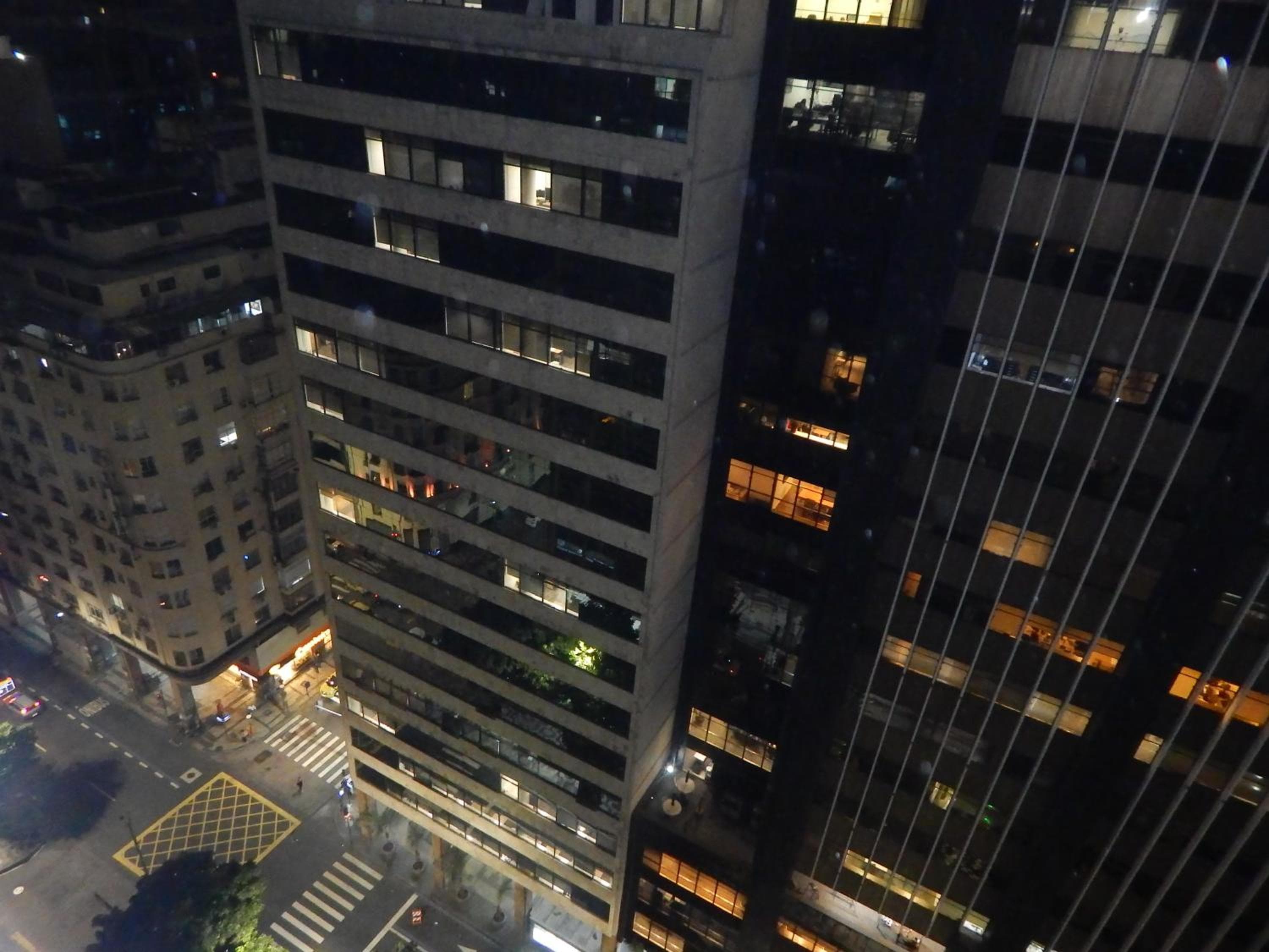 Apto Alto Luxo no Centro do Rio - Frente ao Metrô e VLT