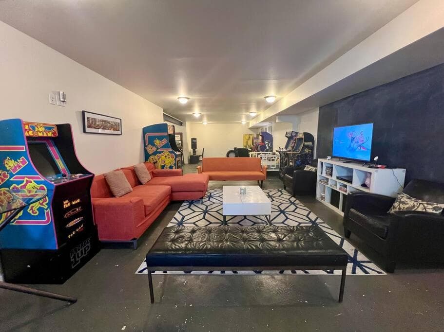 Space To Chill & Work in the Center of Everything