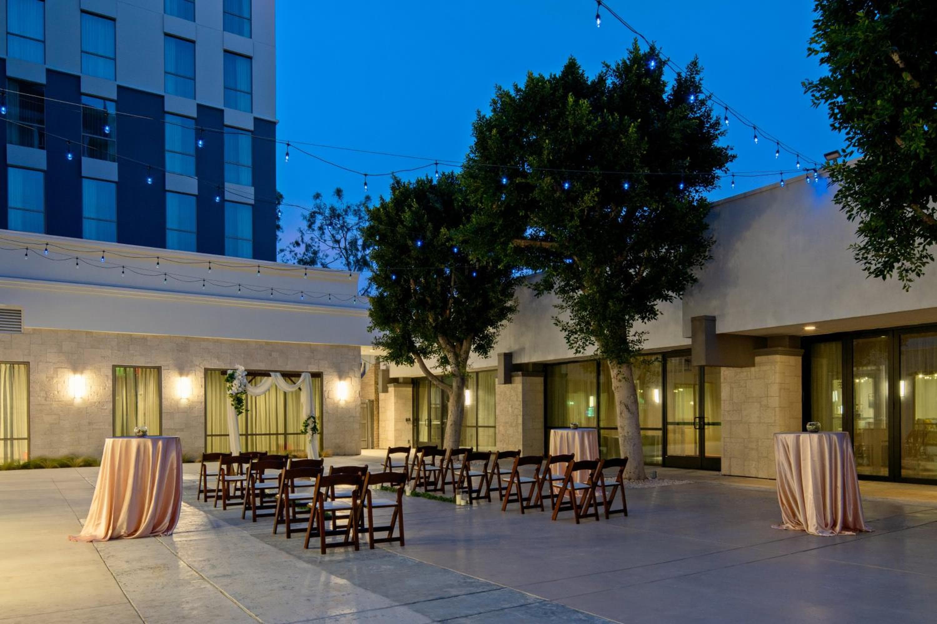 Holiday Inn Long Beach - Airport by IHG