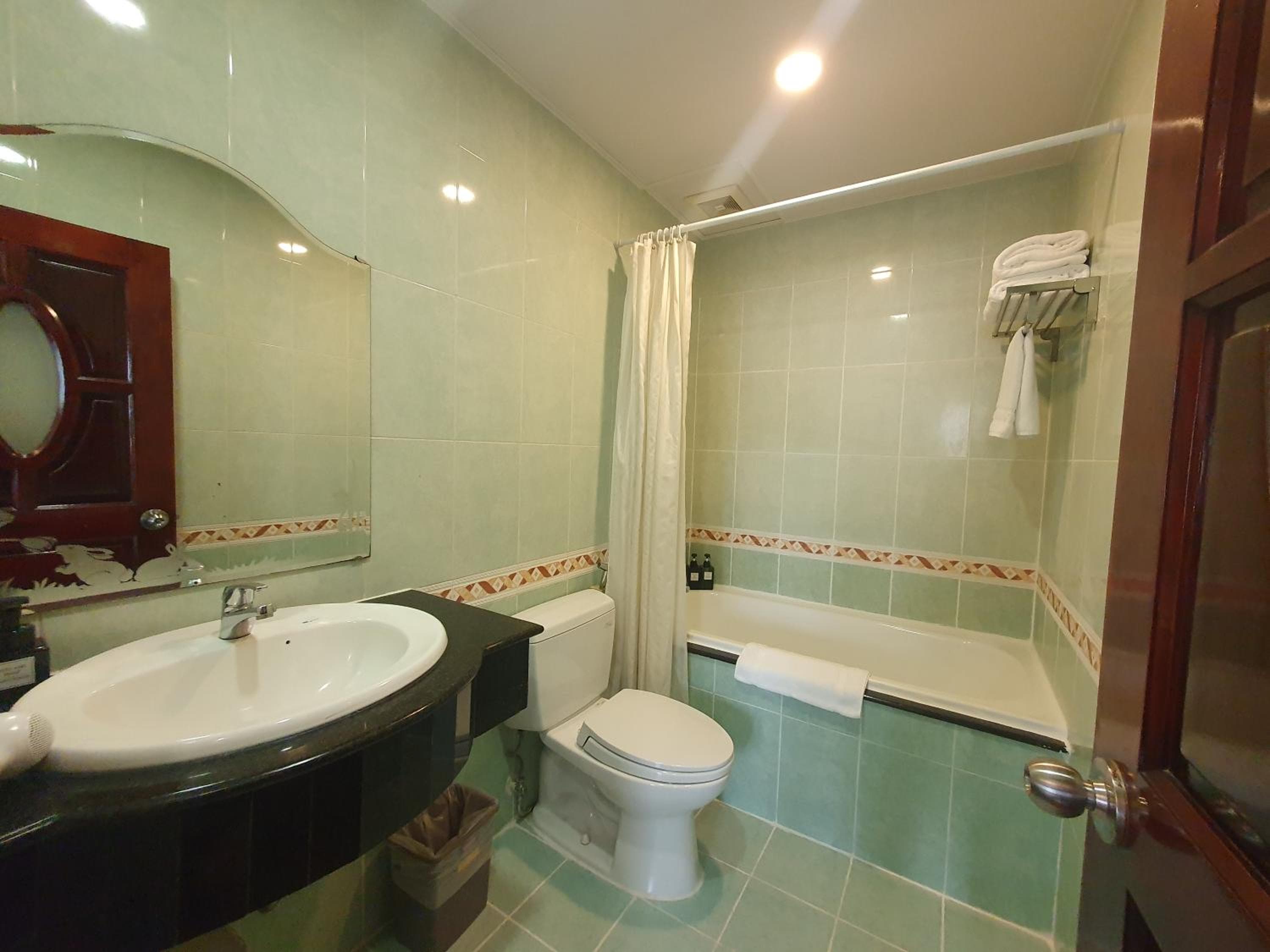 Bon Ami Hotel - Thiên Xuân