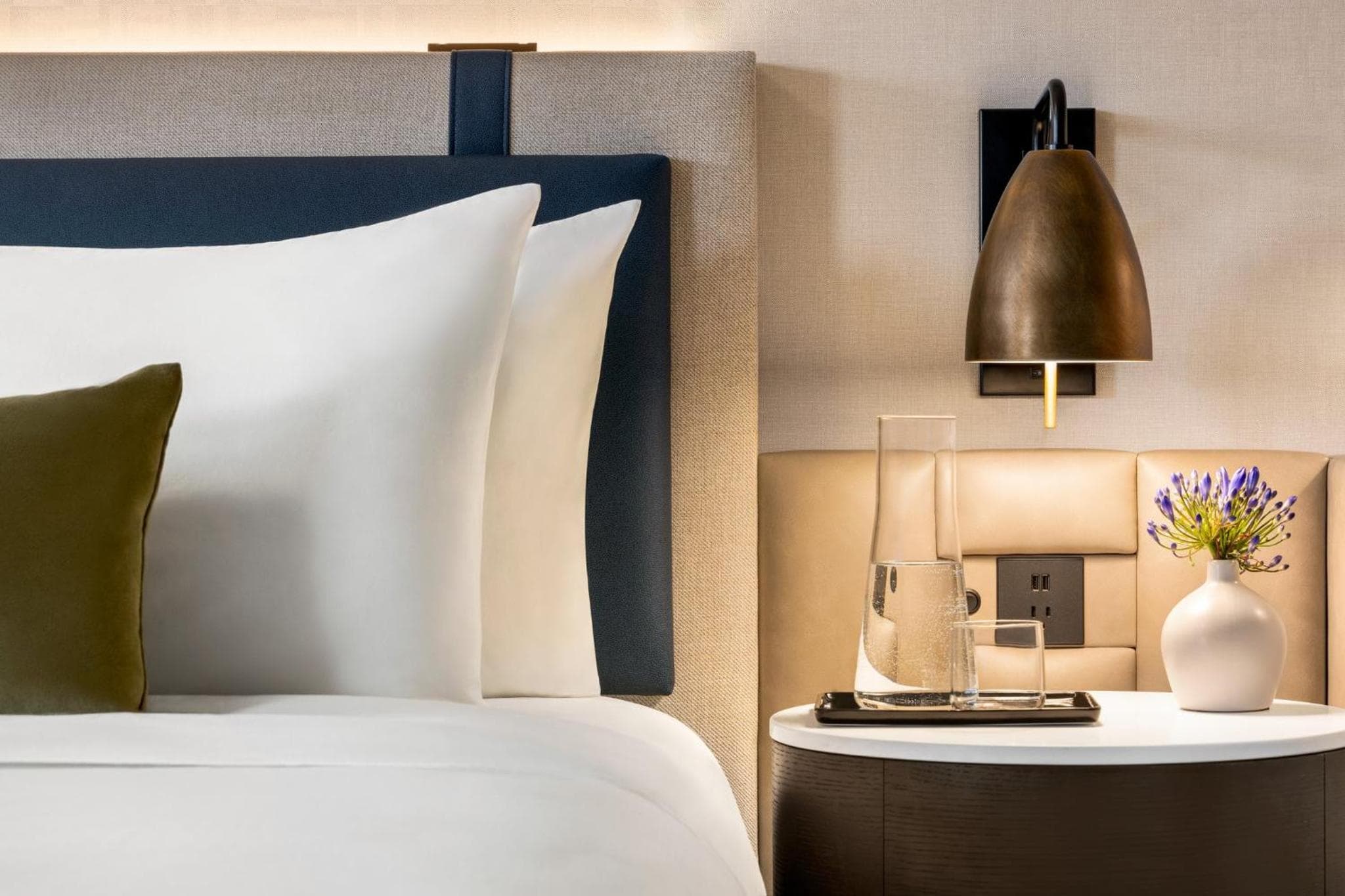 Crowne Plaza Edison by IHG