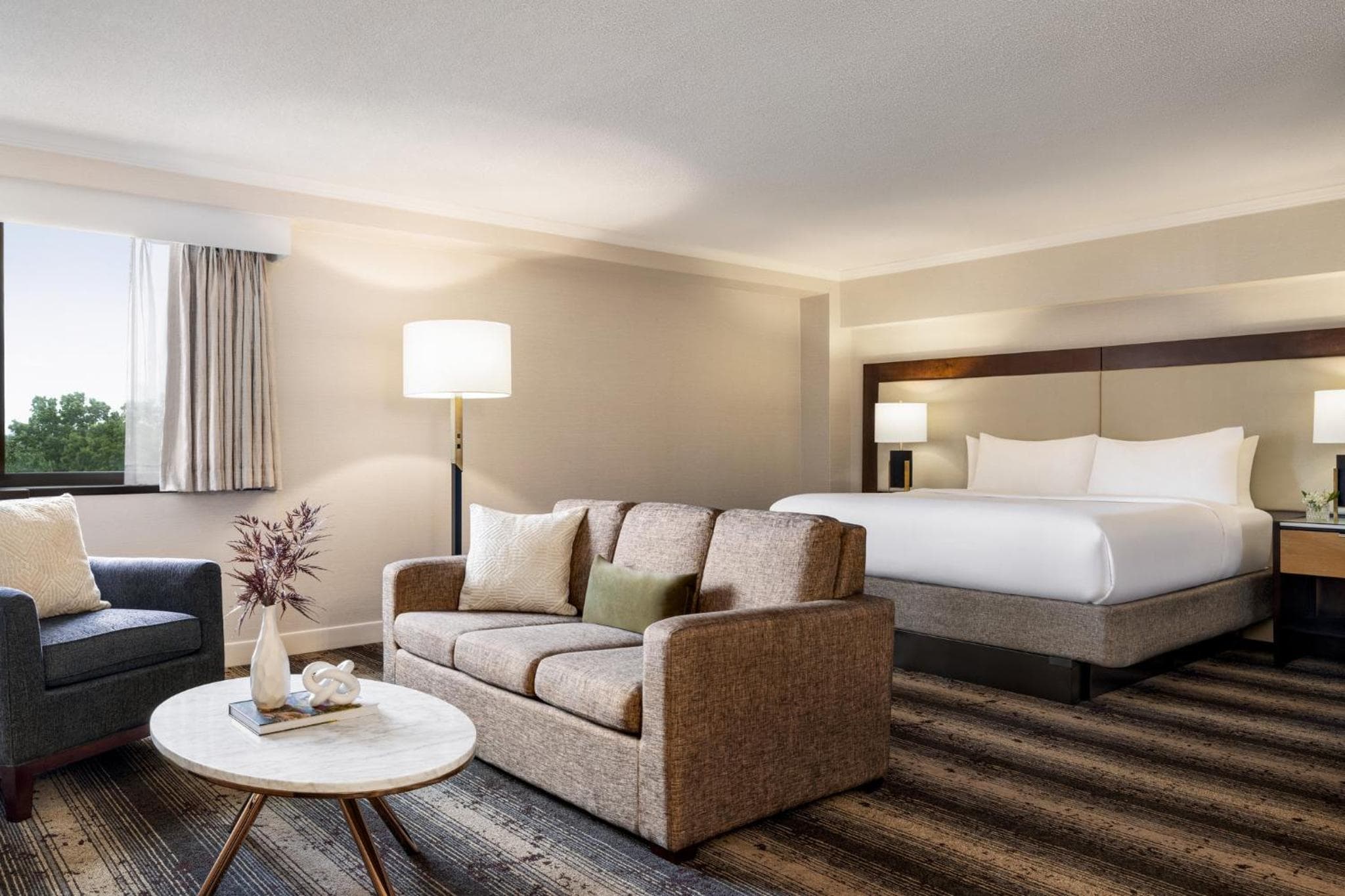 Crowne Plaza Edison by IHG