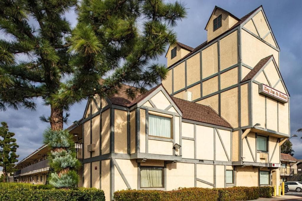 Lemon Heights Inn