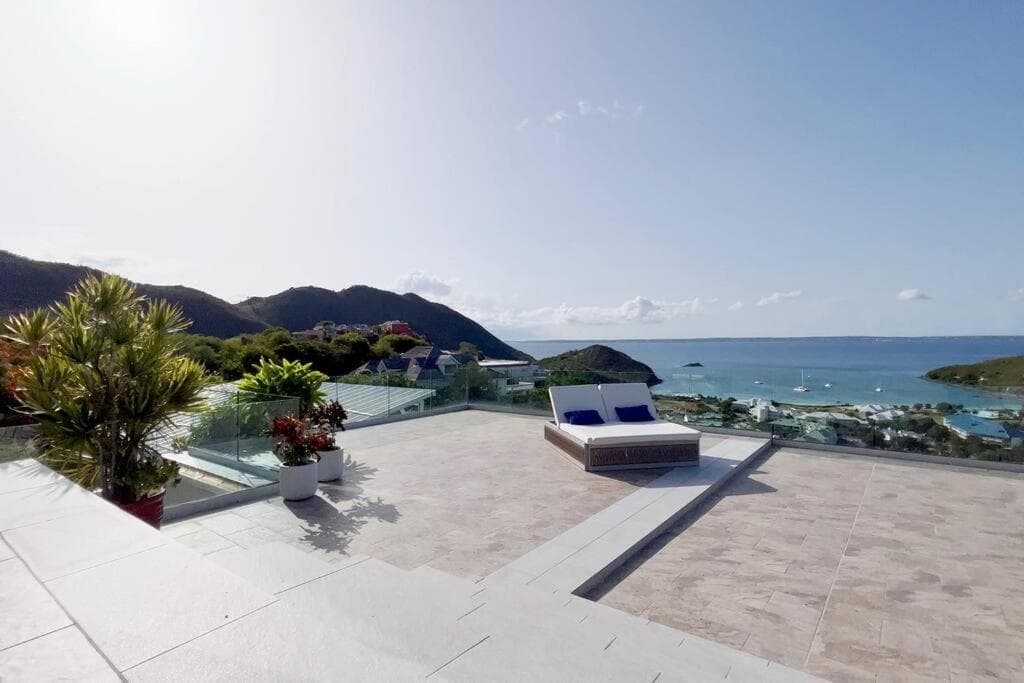 Luxurious 7-Bedroom Villa with magnificent view