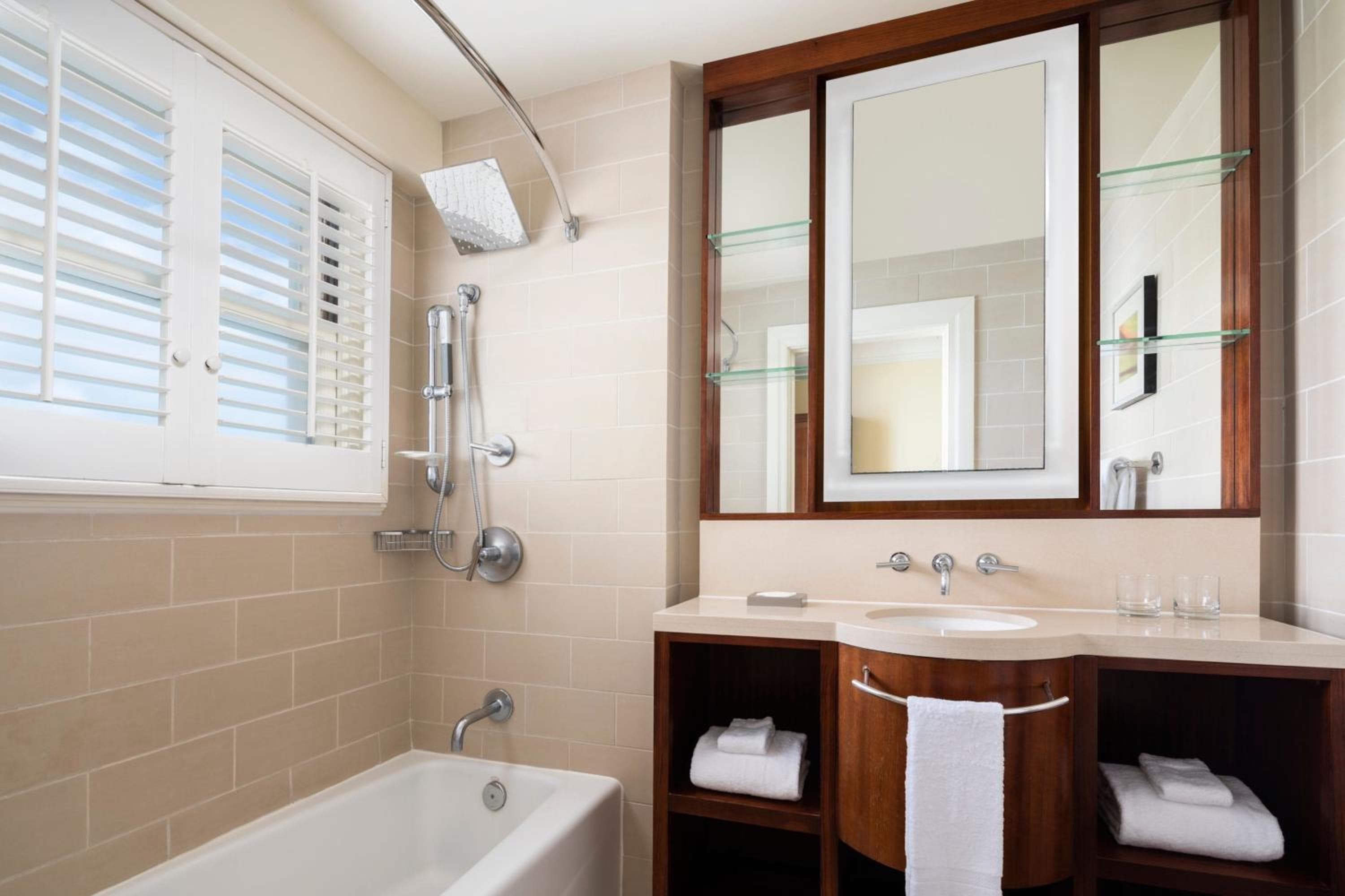 Moana Surfrider, A Westin Resort & Spa, Waikiki Beach