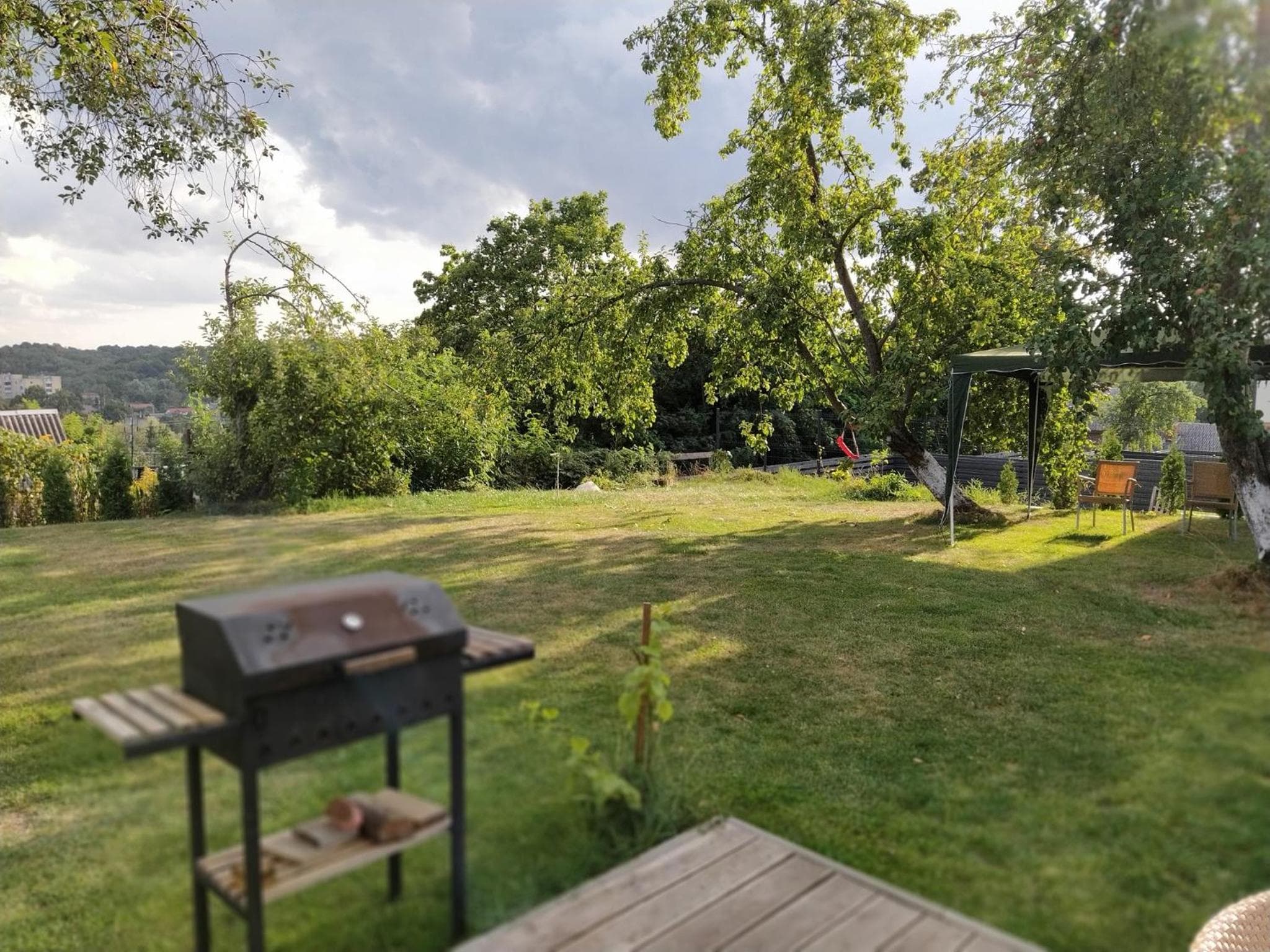 Hillside view house with garden, private parking, quiet location - 12 min to Old town anytime, Long stays welcome