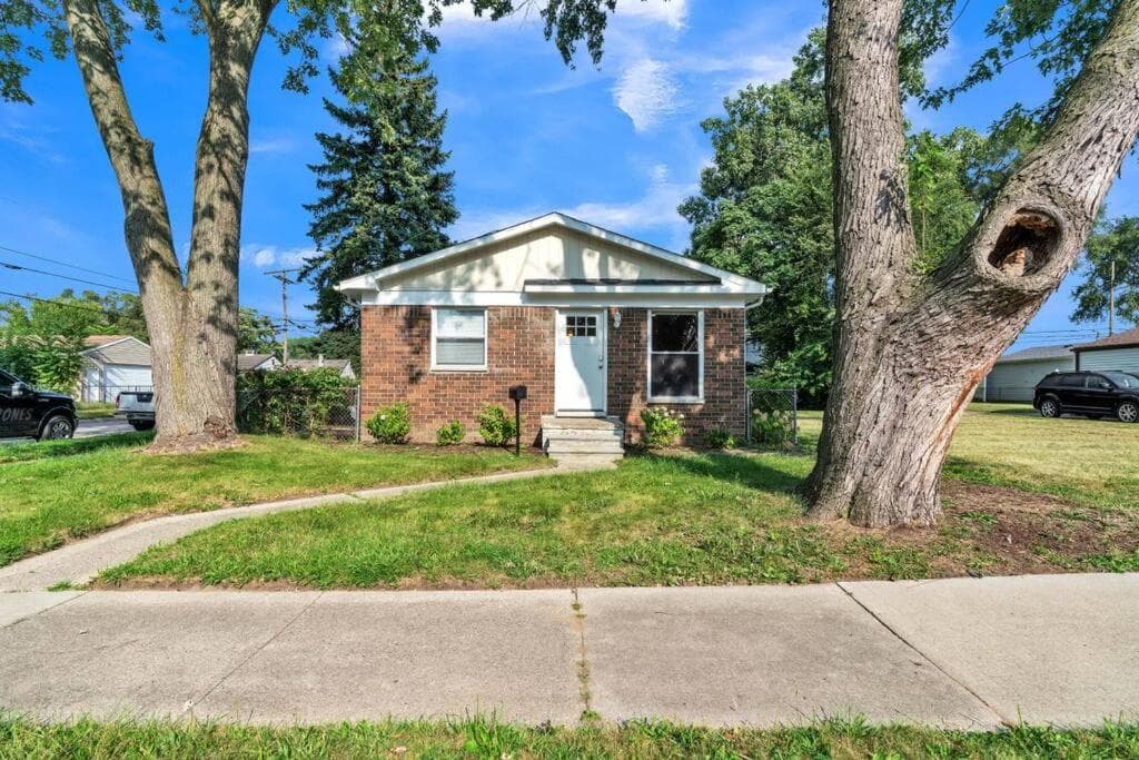 Sleeps 8 Close to Downtown Royal Oak