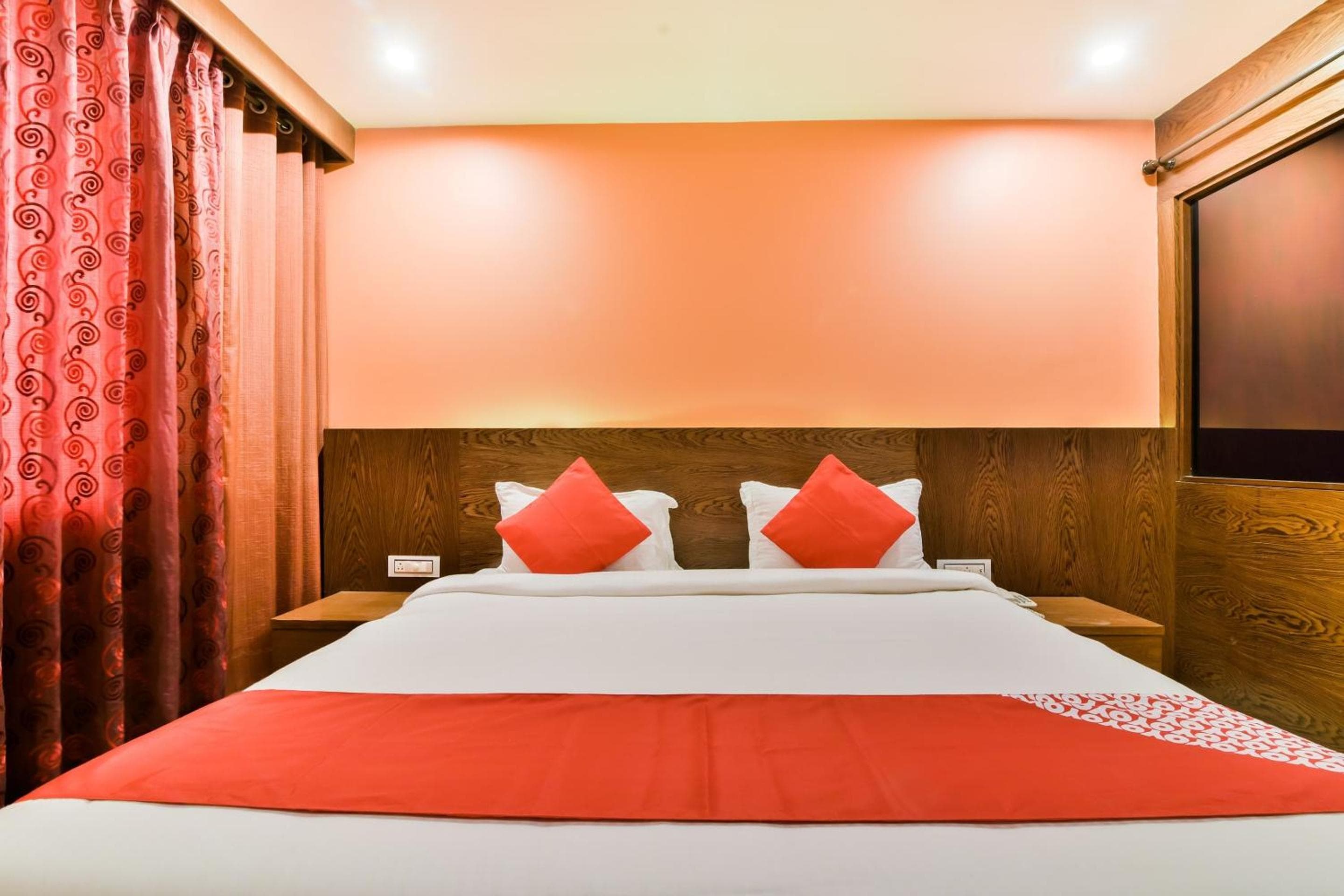 Hotel O Amrut Comforts Suites & Rooms