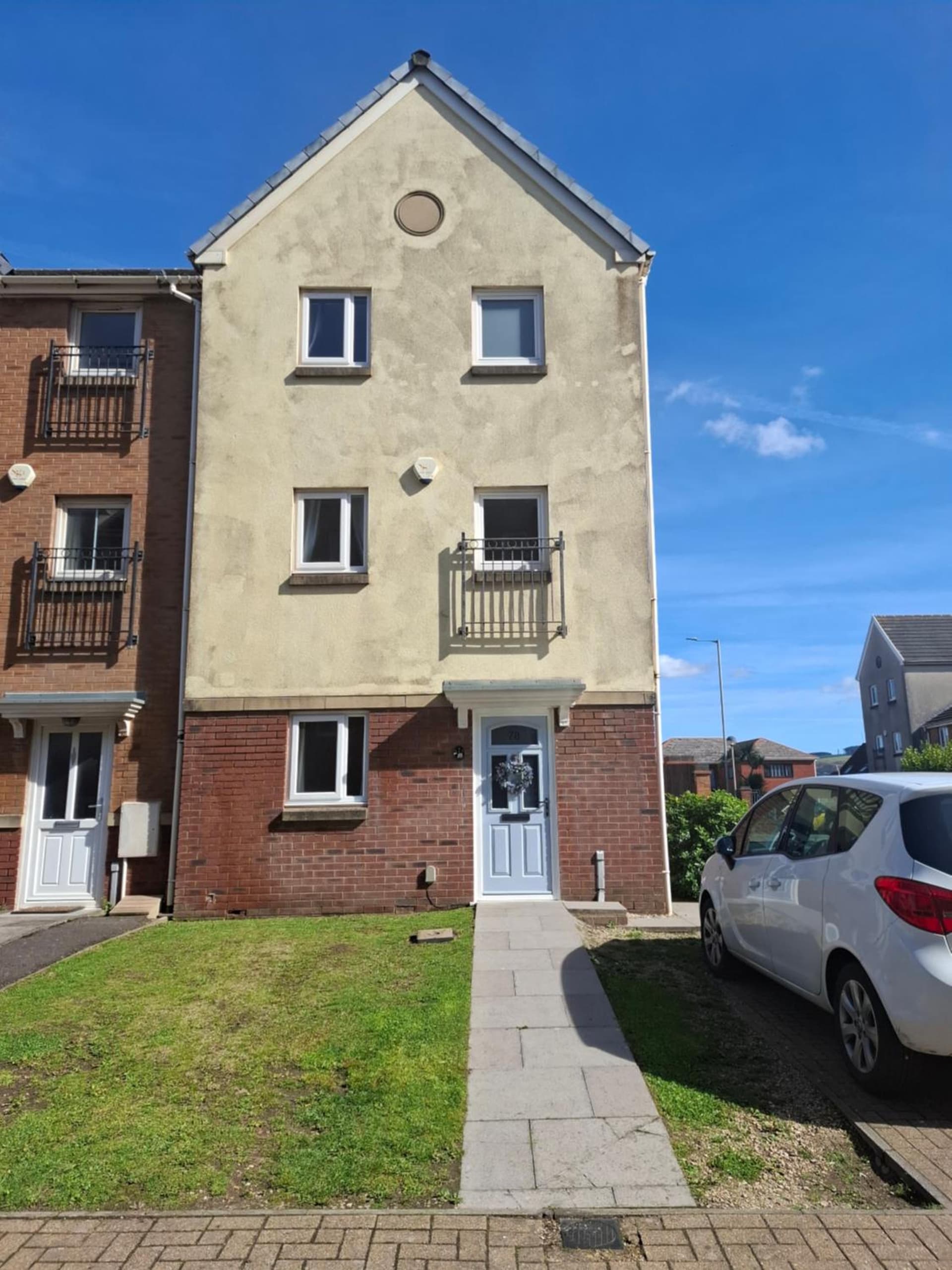 Driftmark Beachfront location Aberavon Beach Large Driveway parking 4 bed luxury contractor booking private site fibre optic wi fi