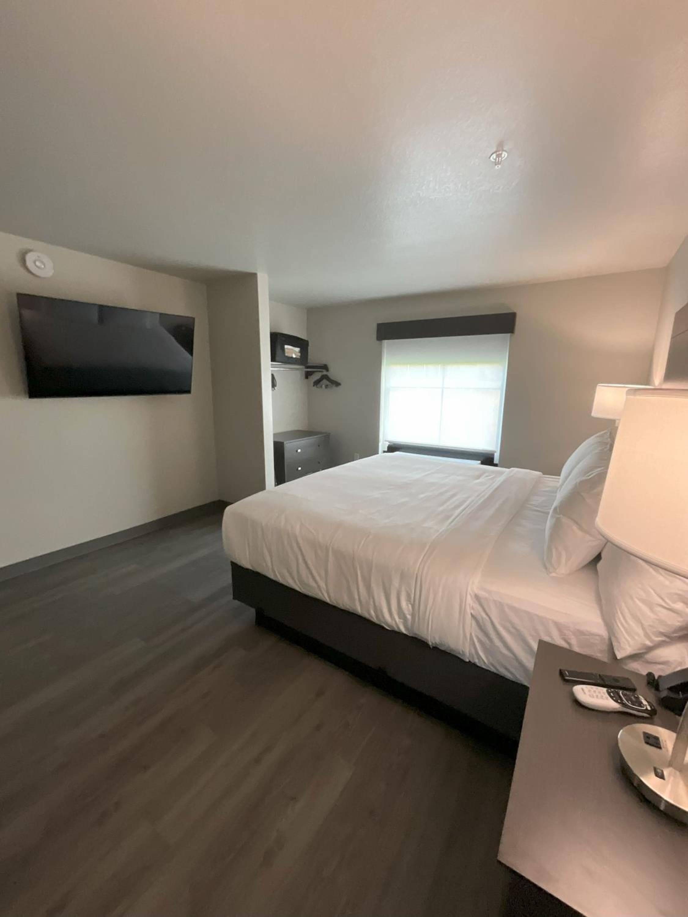 Riverstone Suites by Cobblestone Hotels - Chippewa Falls