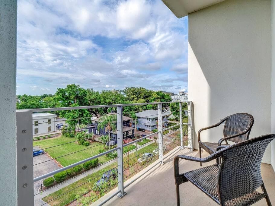 Lake Eola Thornton Park Modern 2Bed 2Bath Secure Parking