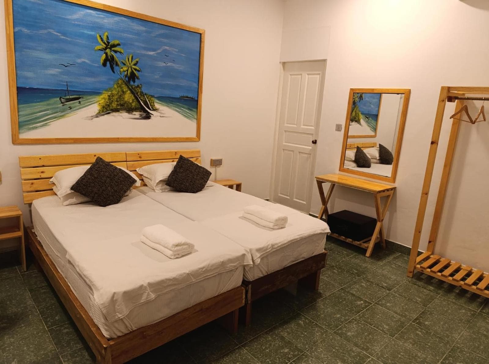 Bahaaru Villa Surf and Stay