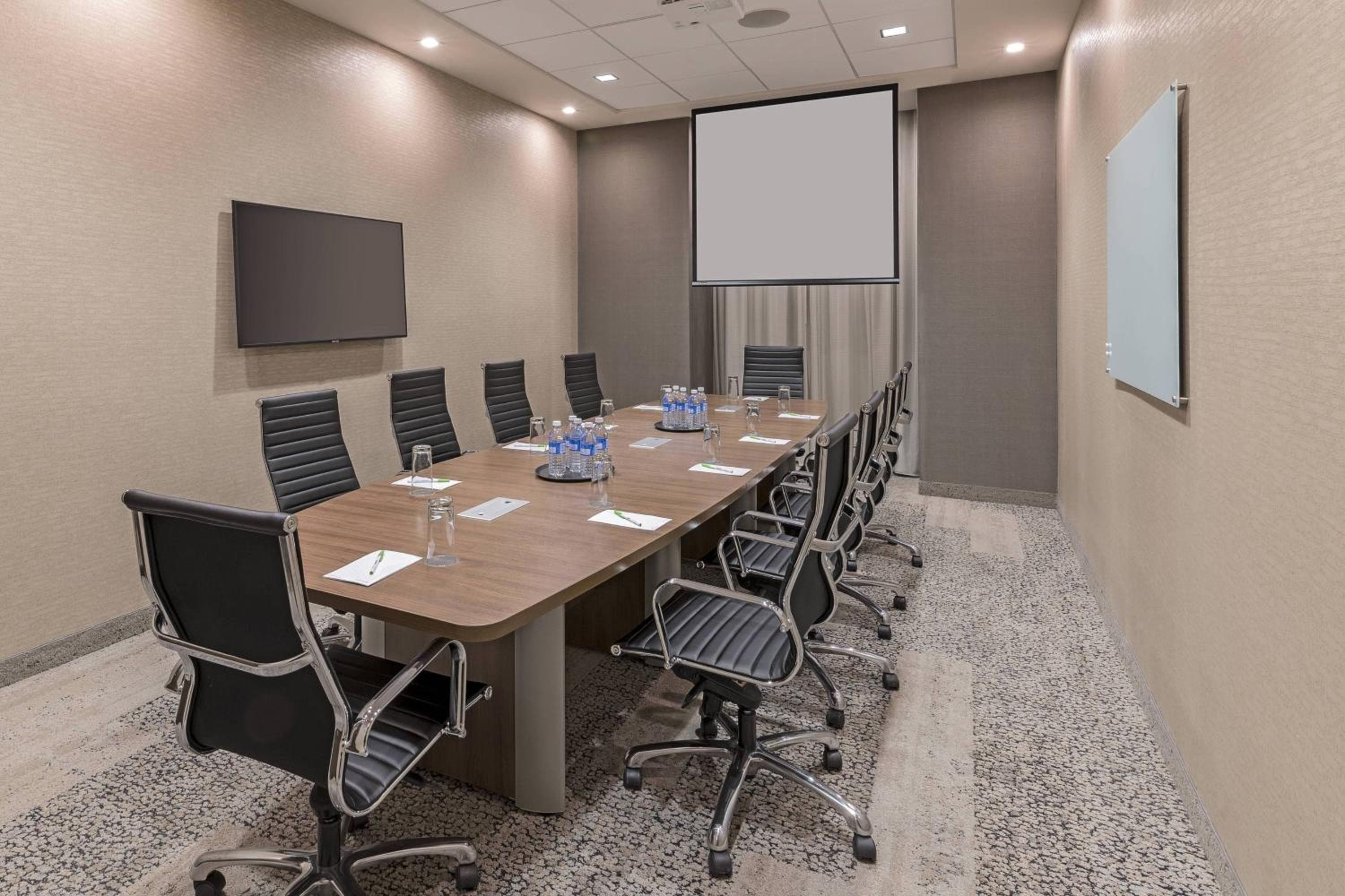 Courtyard by Marriott Burlington-Oakville