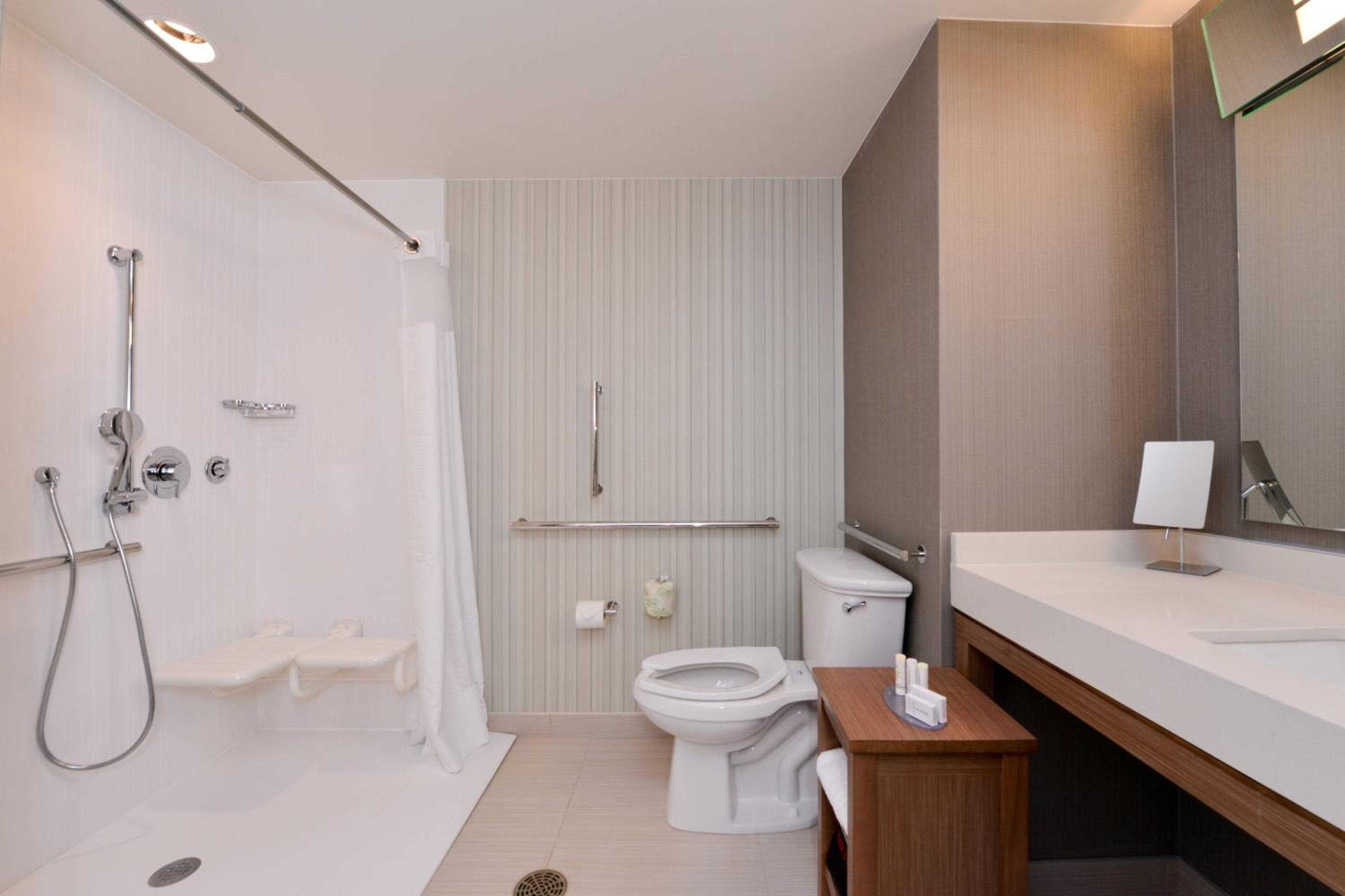 Courtyard by Marriott Toledo North