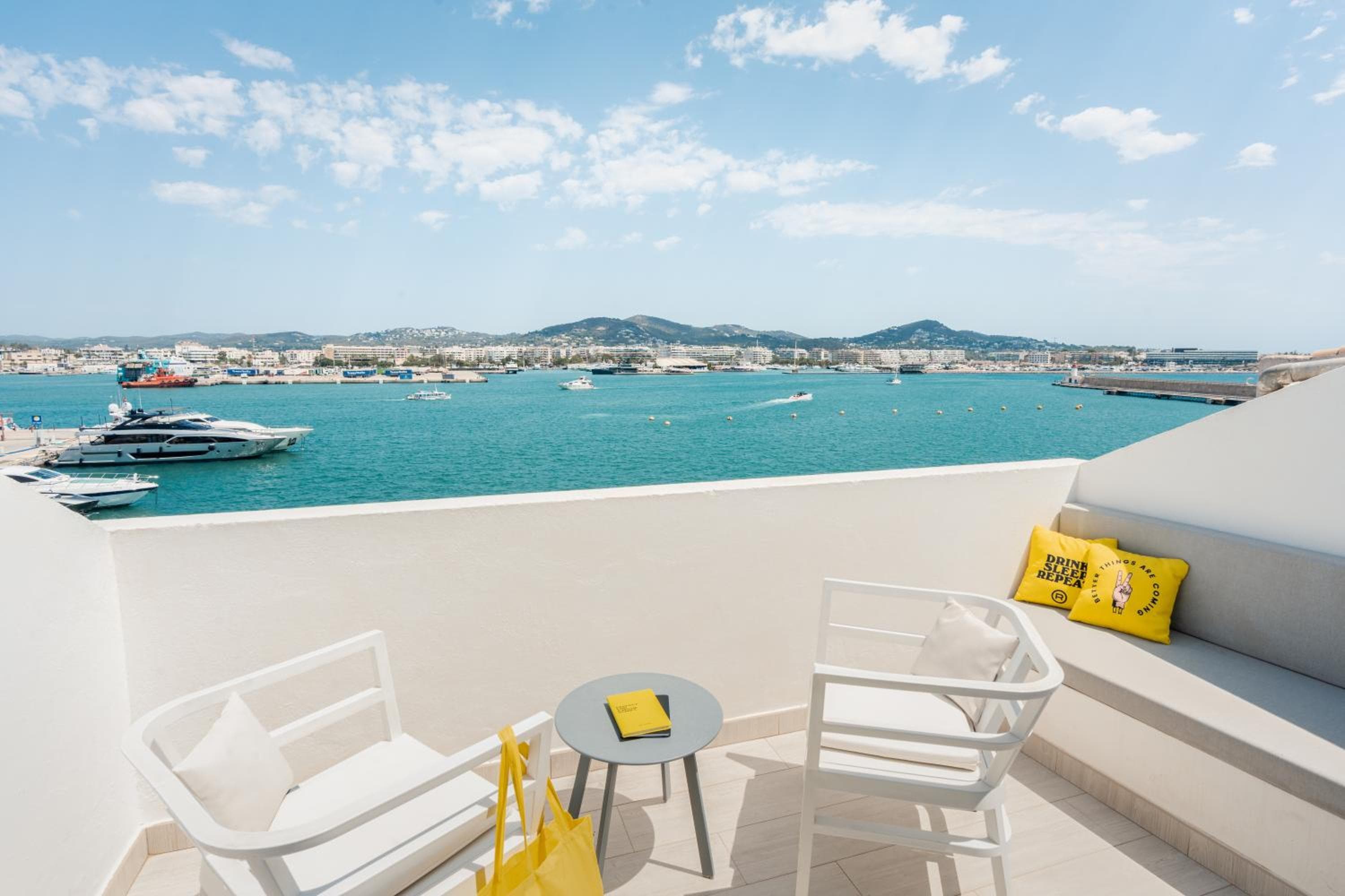 Ryans La Marina