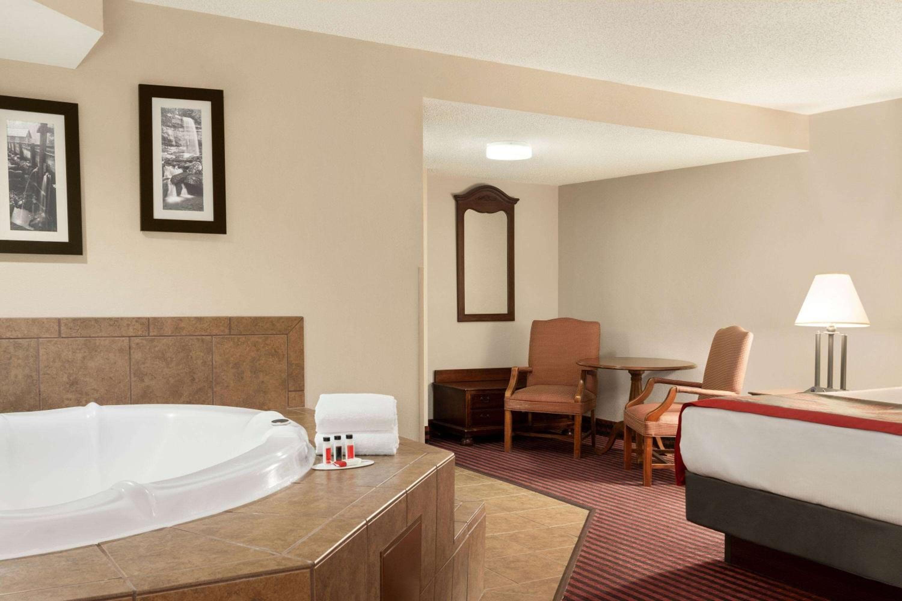 Ramada by Wyndham Pigeon Forge North