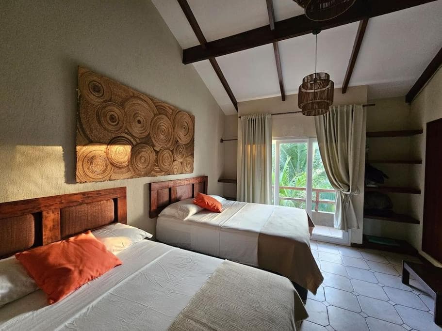 Villa San Juan, playa Costa Azul