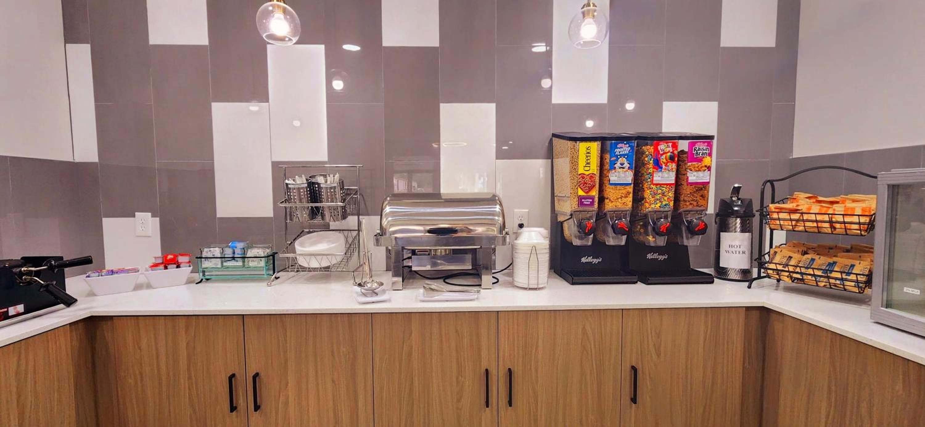 Americas Best Value Inn & Suites-Foley - Fully Renovated