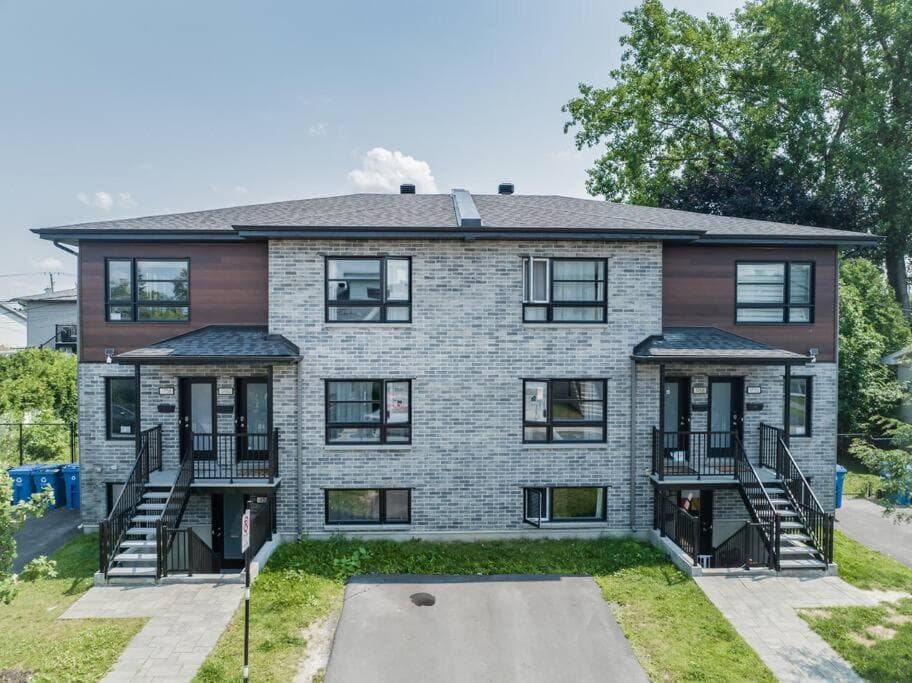 Stylish 3BR Oasis with 2 FREE Parking Spots