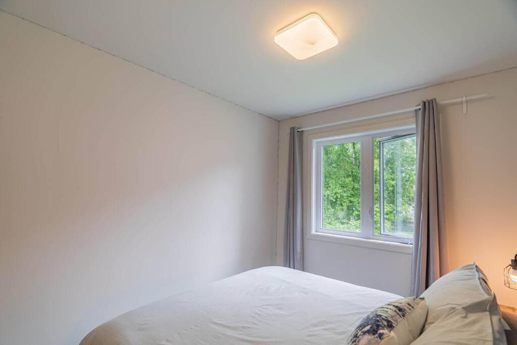 Stylish 3BR Oasis with 2 FREE Parking Spots