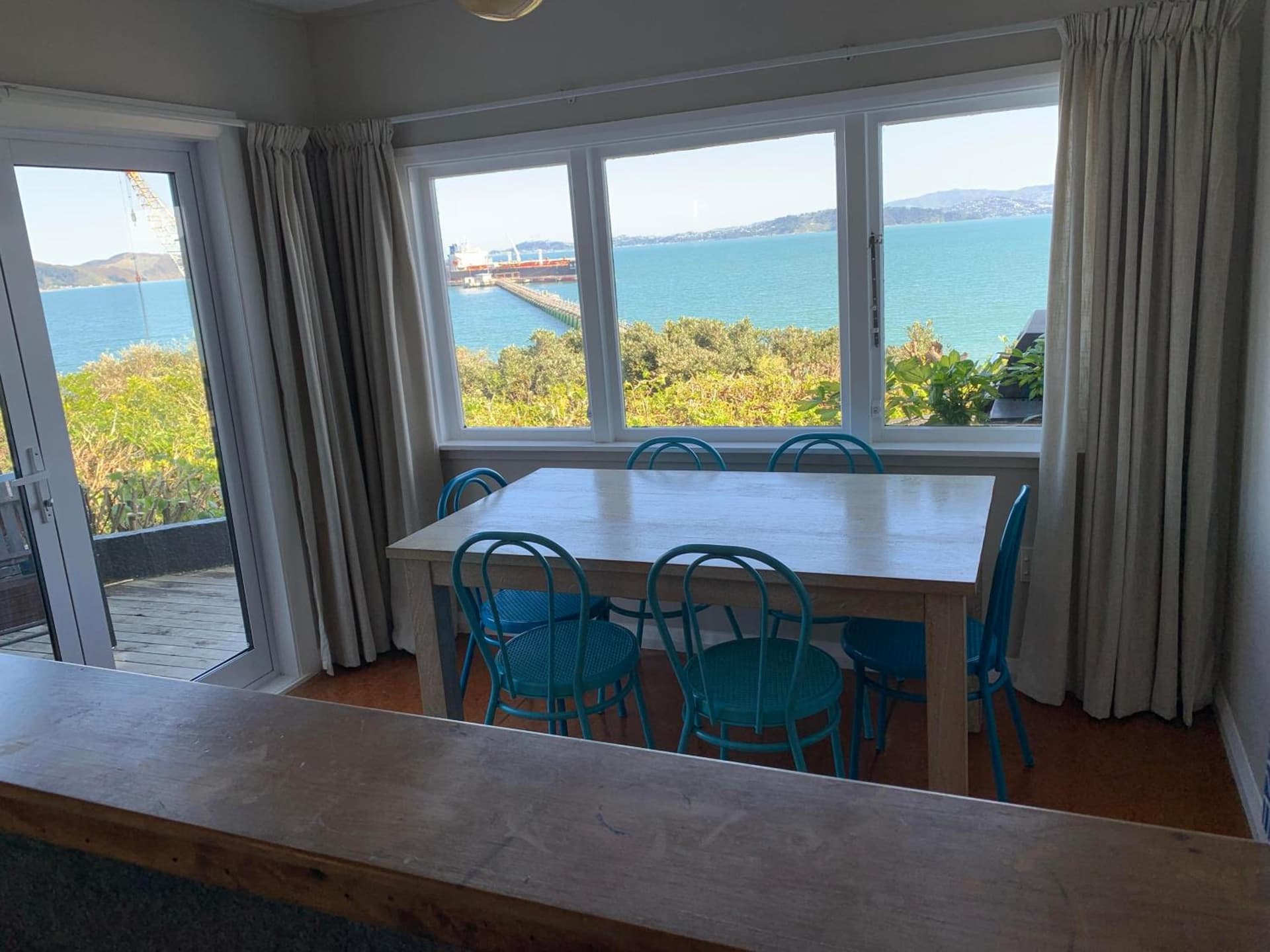 Beach Home with 3 double bedrooms and amazing sea views