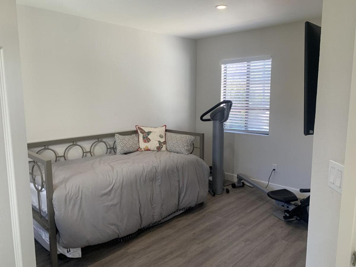 San Clemente Beach home walk to beach and downtown