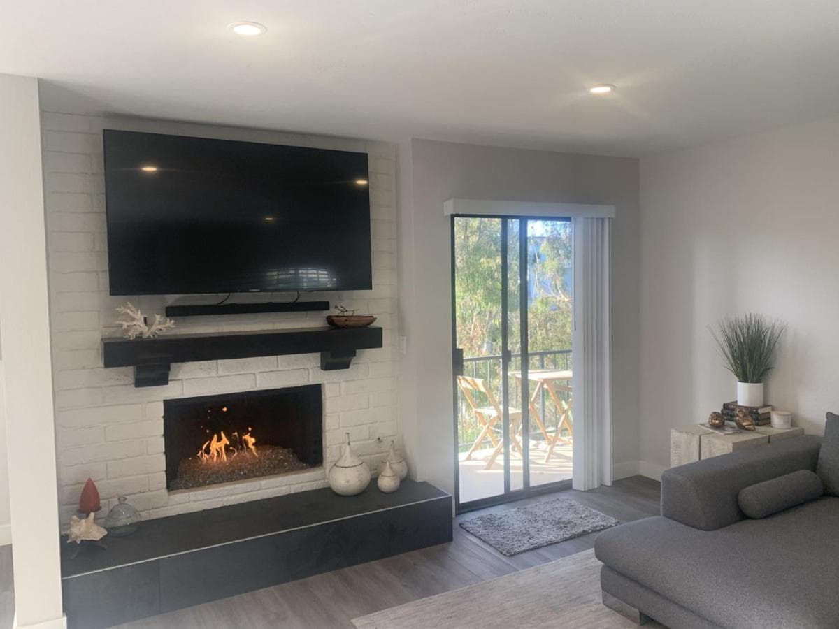 San Clemente Beach home walk to beach and downtown