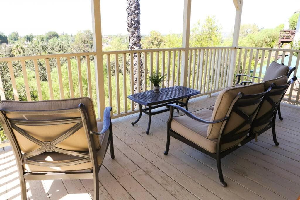 GREAT VIEWS - Over the Oaks - Stylish - Whole Home