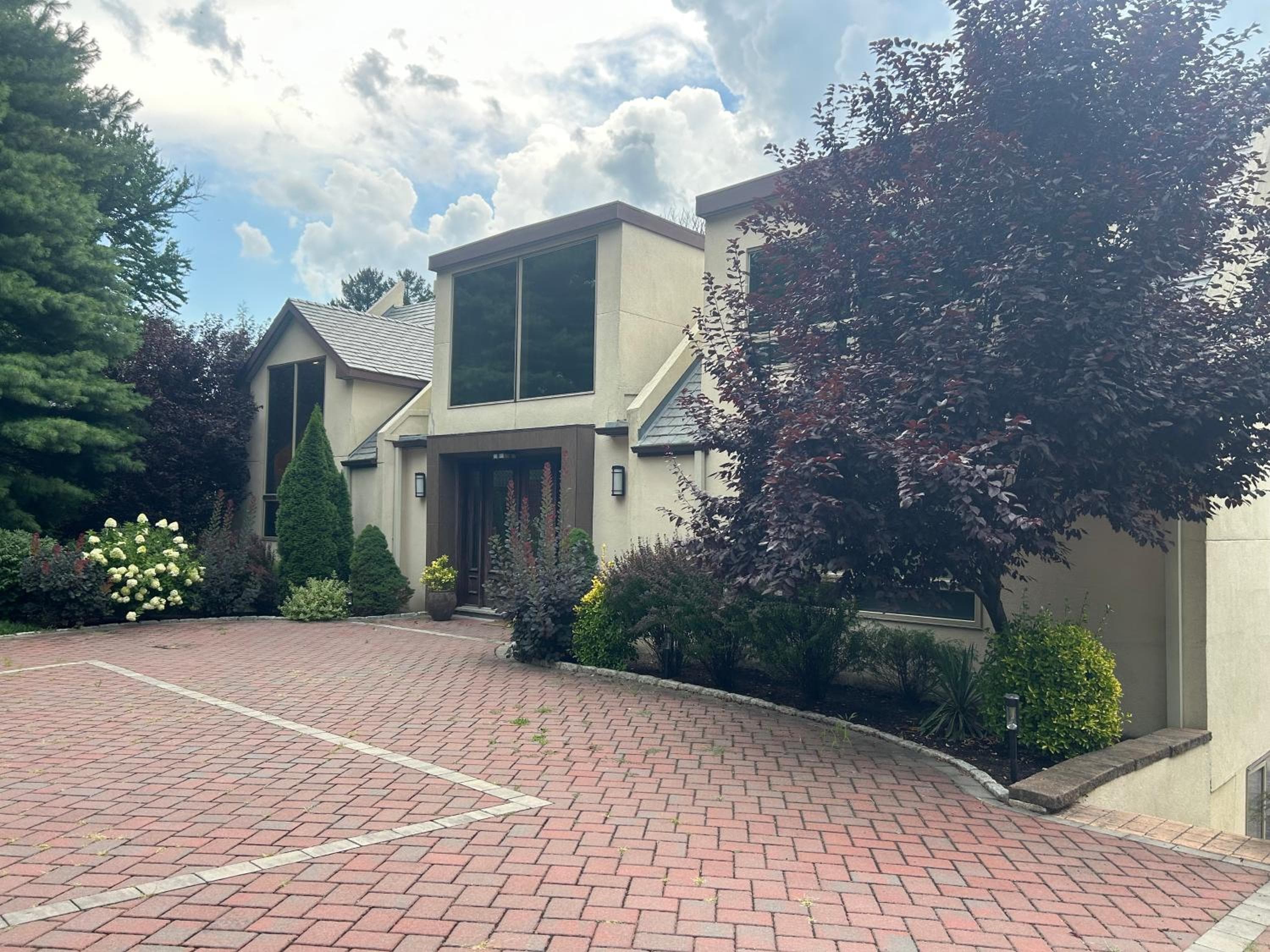 STAFFORD ESTATE in Charming Gladwyne