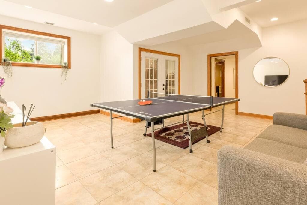 Luxury Suite in Glen Ellyn