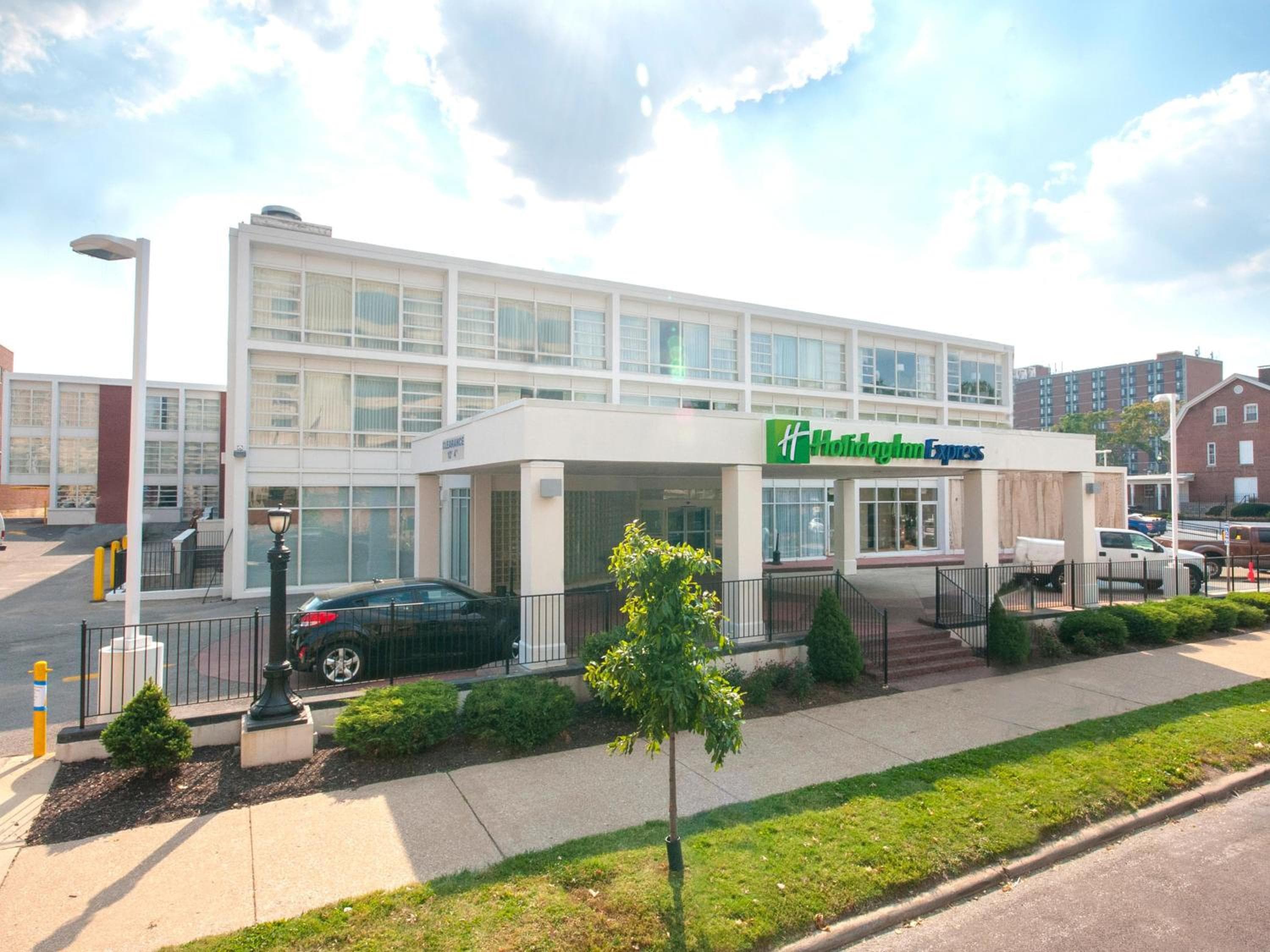 Hotel Indigo Saint Louis Central West End by IHG