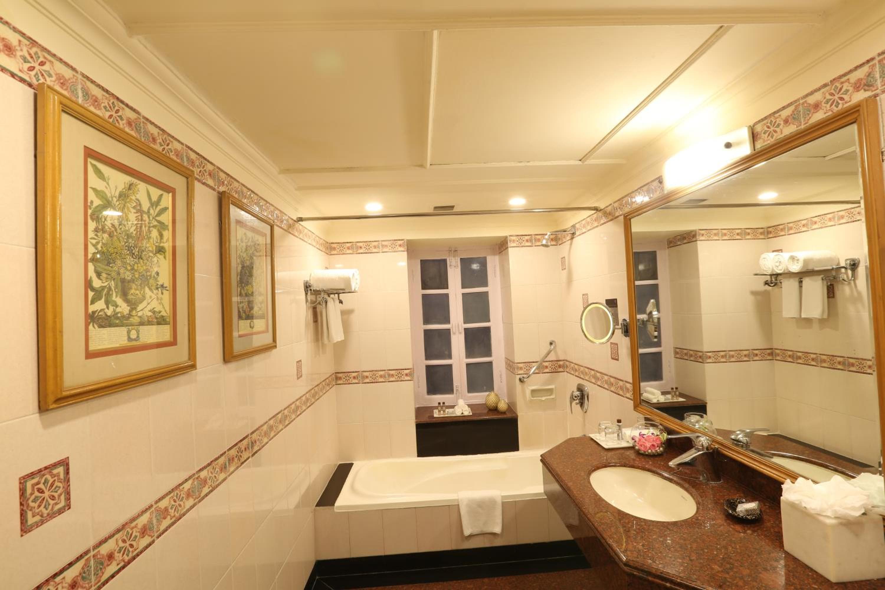 Ambassador, New Delhi - IHCL SeleQtions