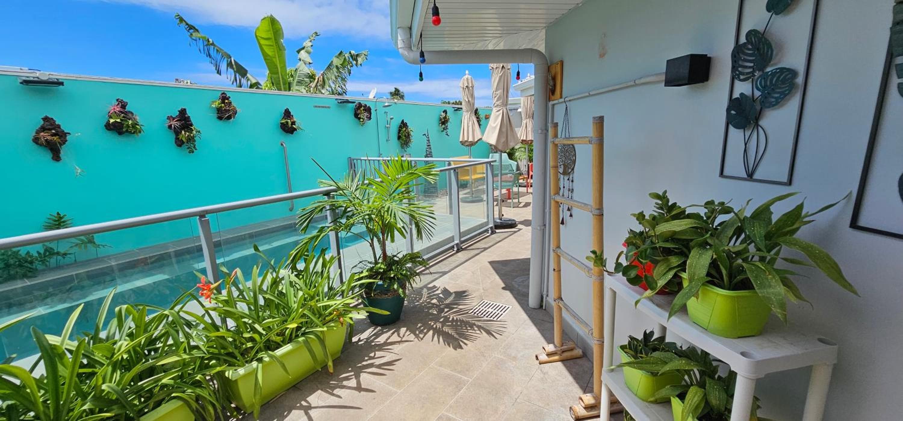 Tiare Pool Lodge