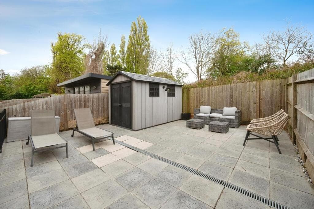 Waterside Holiday Lets 3 Bedroom Townhouse with Spa Tub