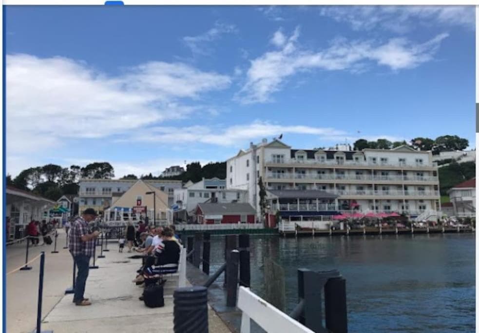 Up North No Worries! - Close to Mackinac Island!