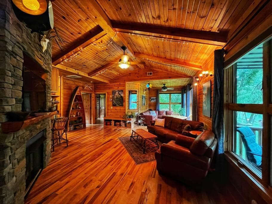 Highbridge River Cabin
