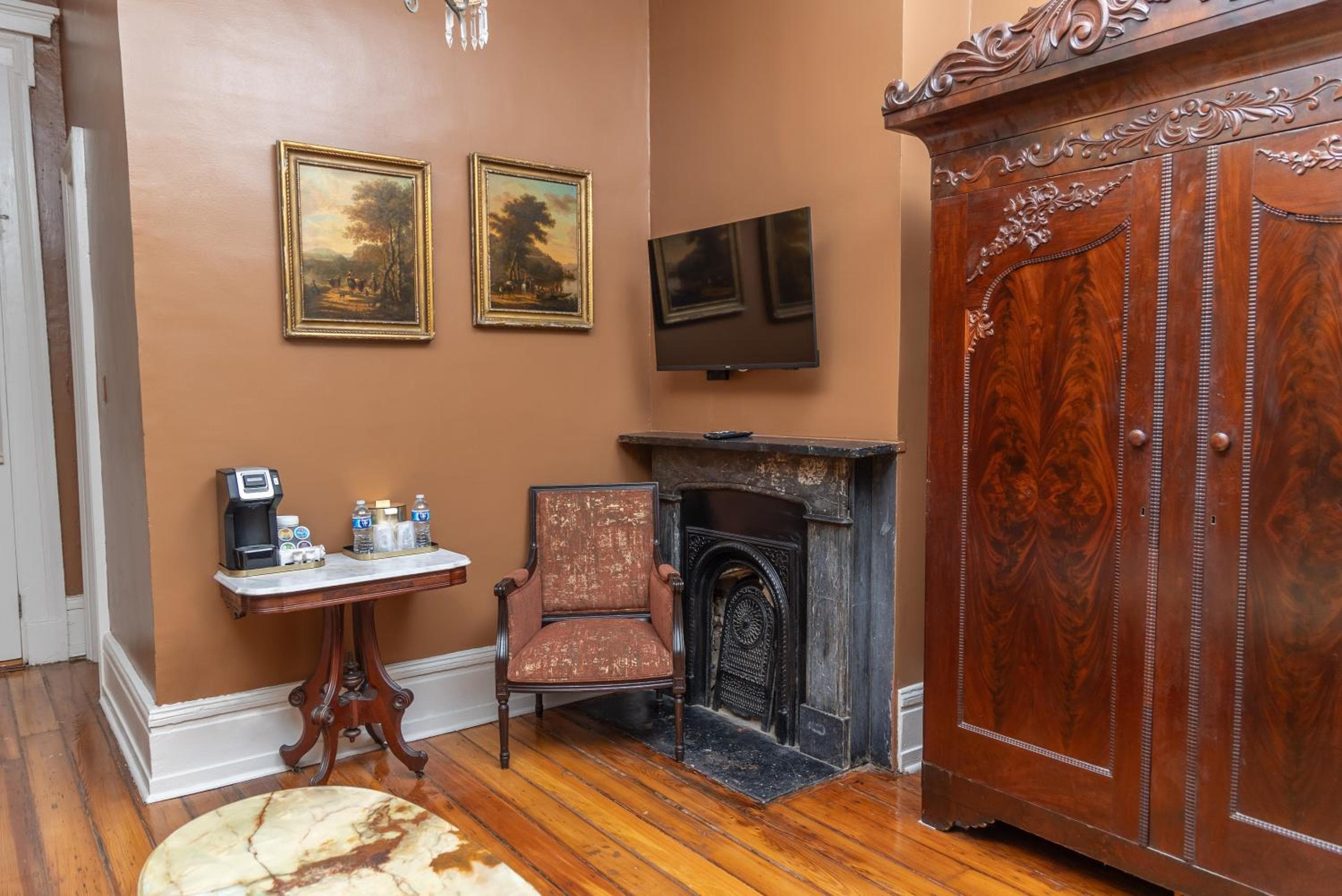 Lamothe House Hotel a French Quarter Guest Houses Property