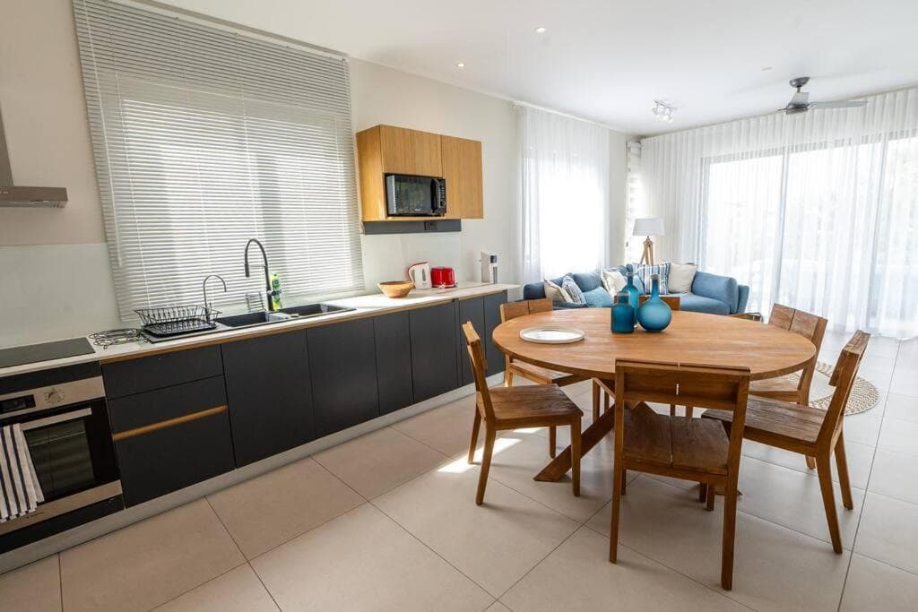 Penthouse Beachfront Ocean Terraces residence, Poste Lafayette-Apt-D3