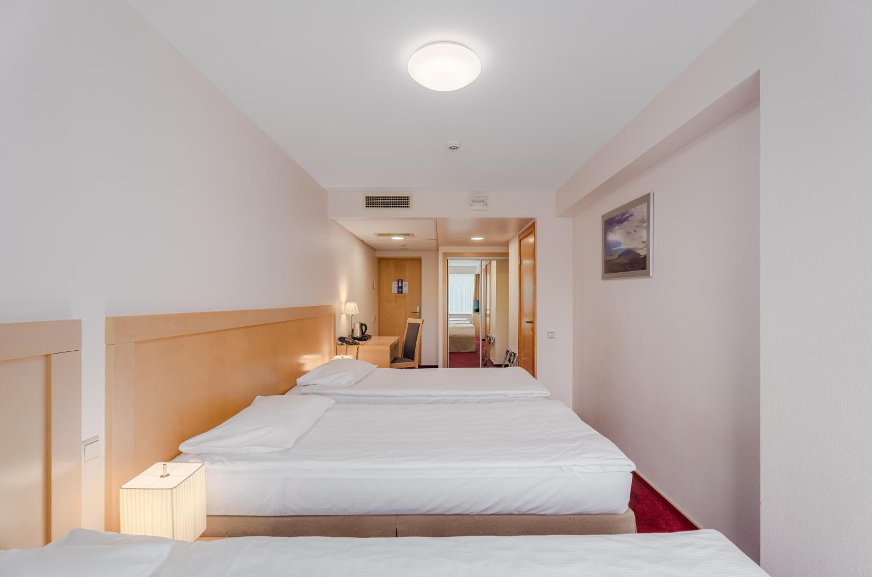 Riga Islande Hotel with FREE Parking