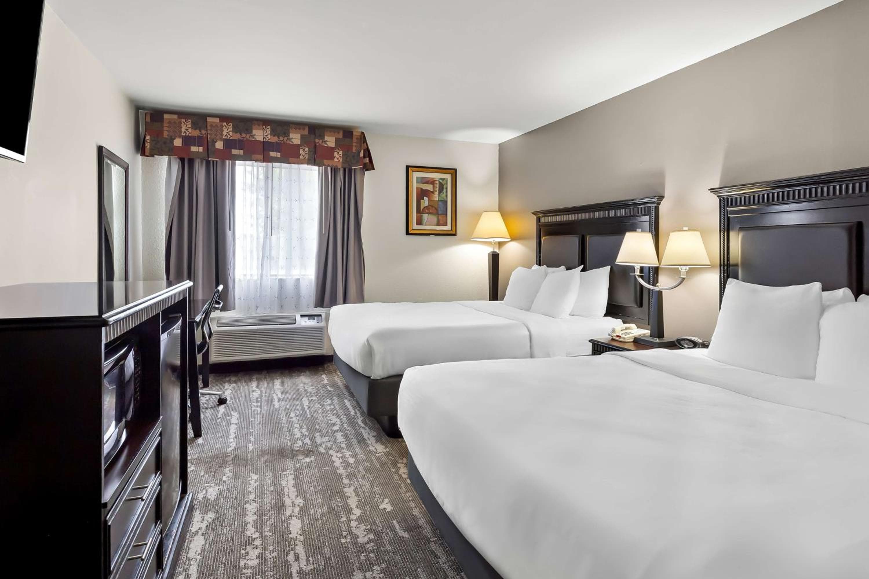 Best Western Saluki Inn