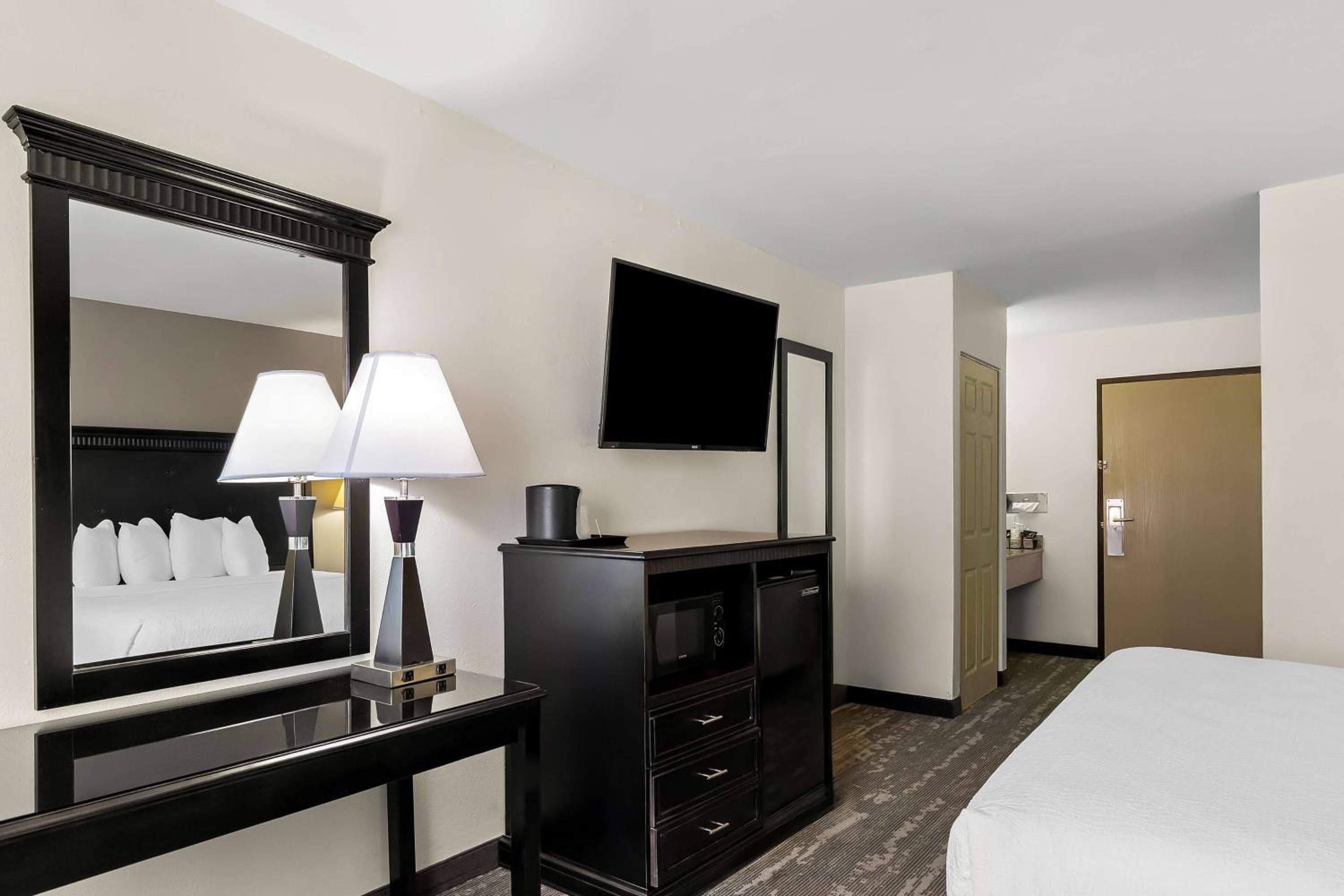 Best Western Saluki Inn