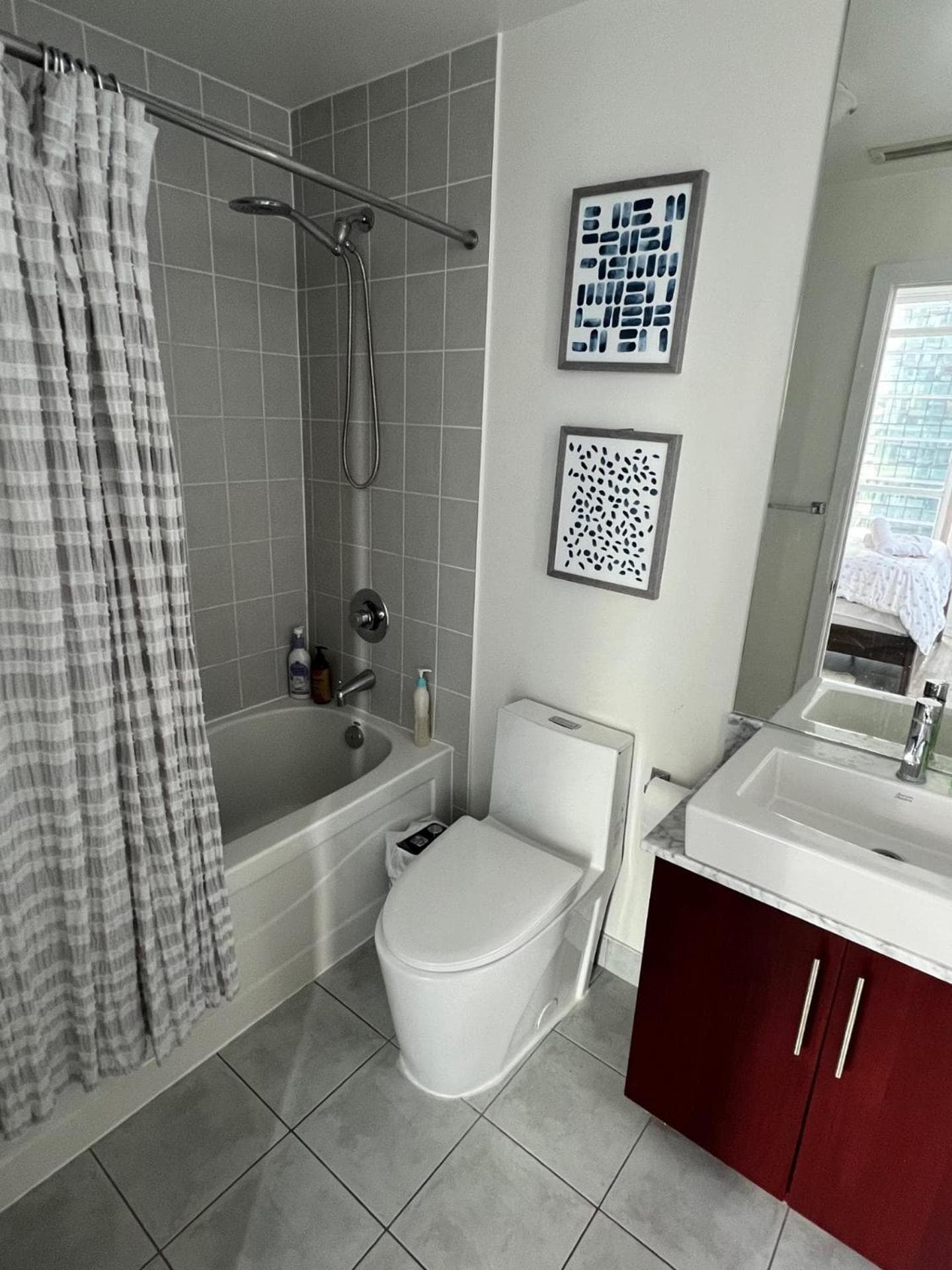 Prestigious 2-Bdrm Condo - across from Scotiabank Arena