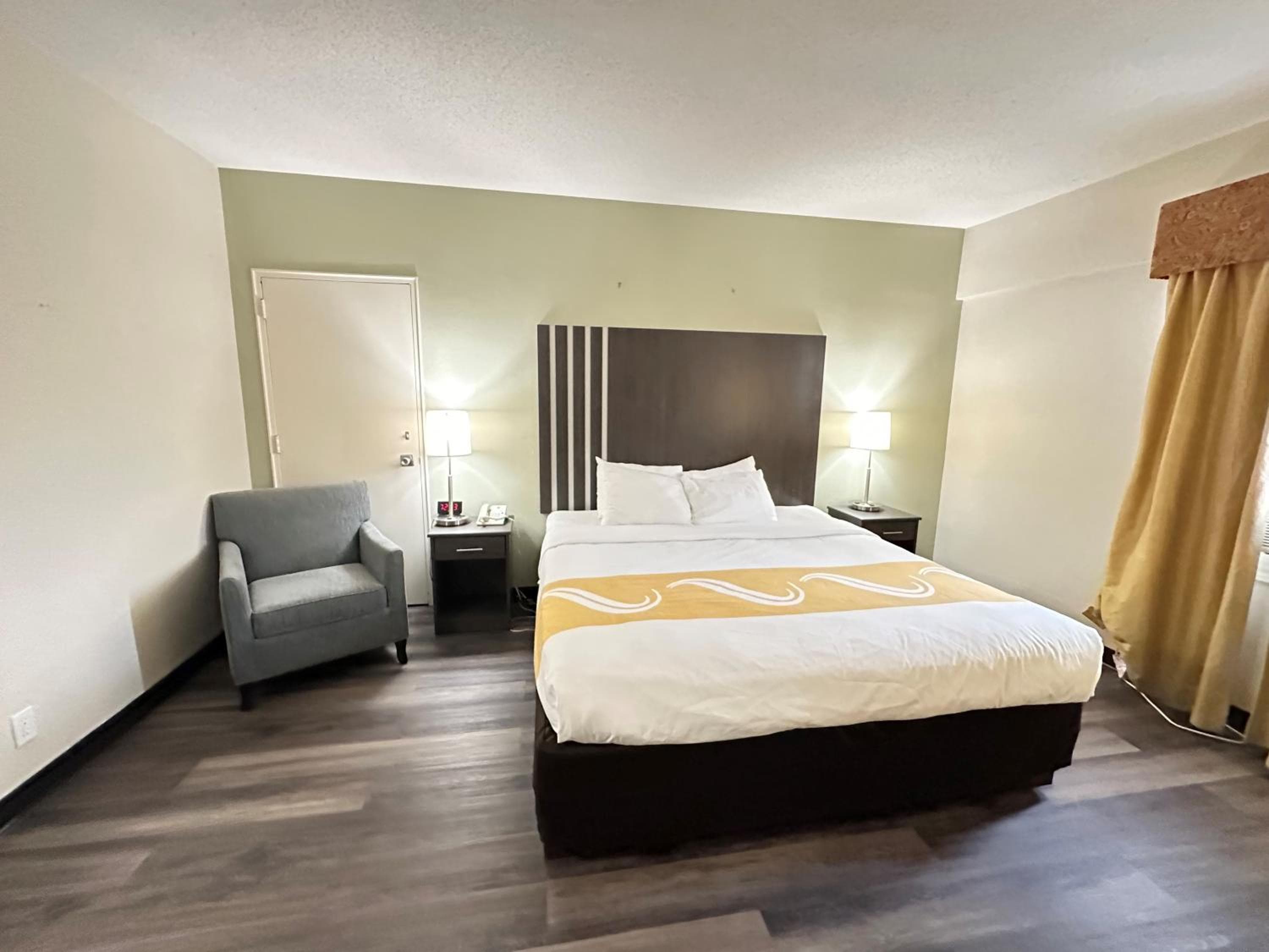 Village Inn & Suites