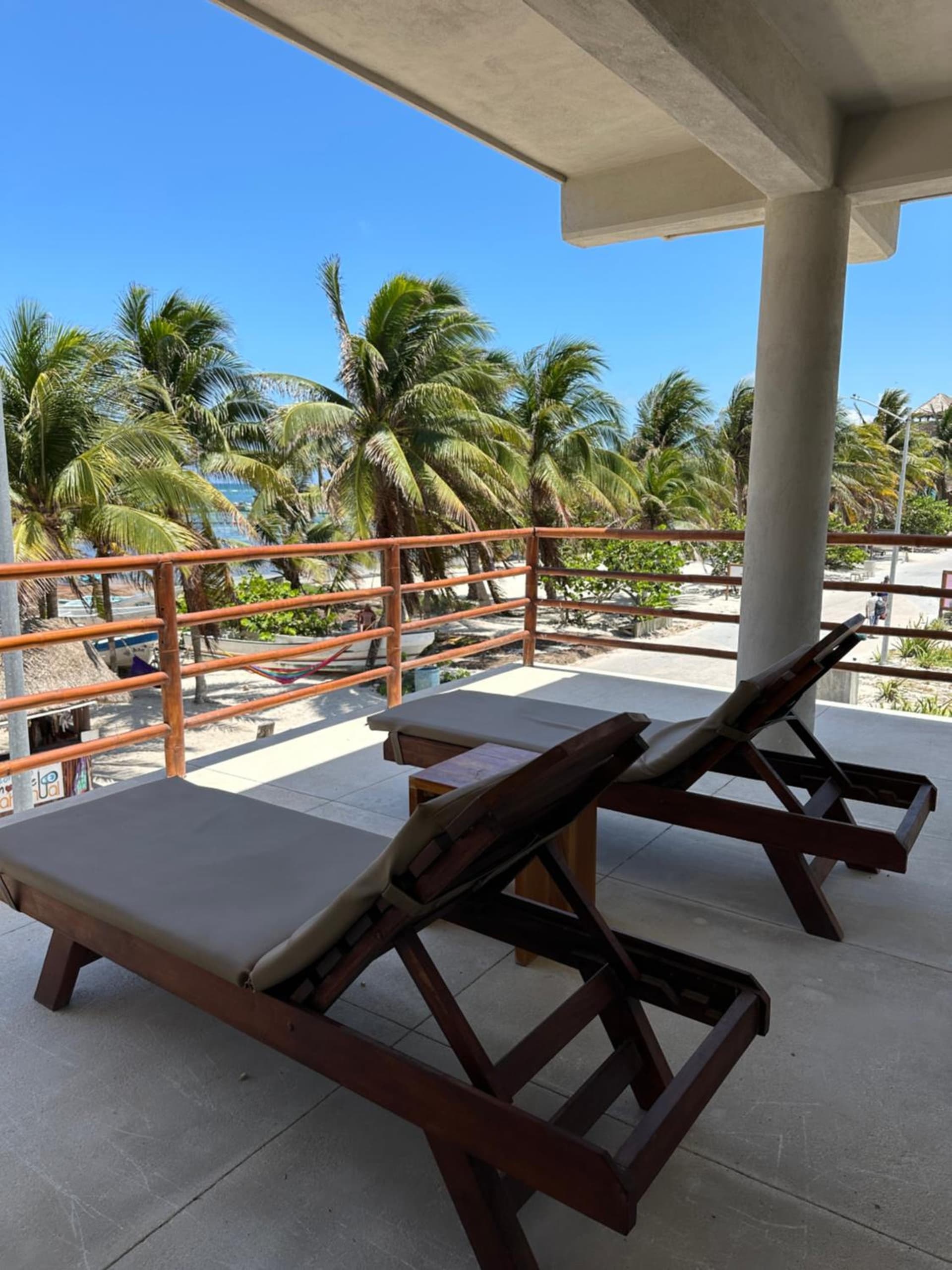 Noah Beach Hotel & Suites