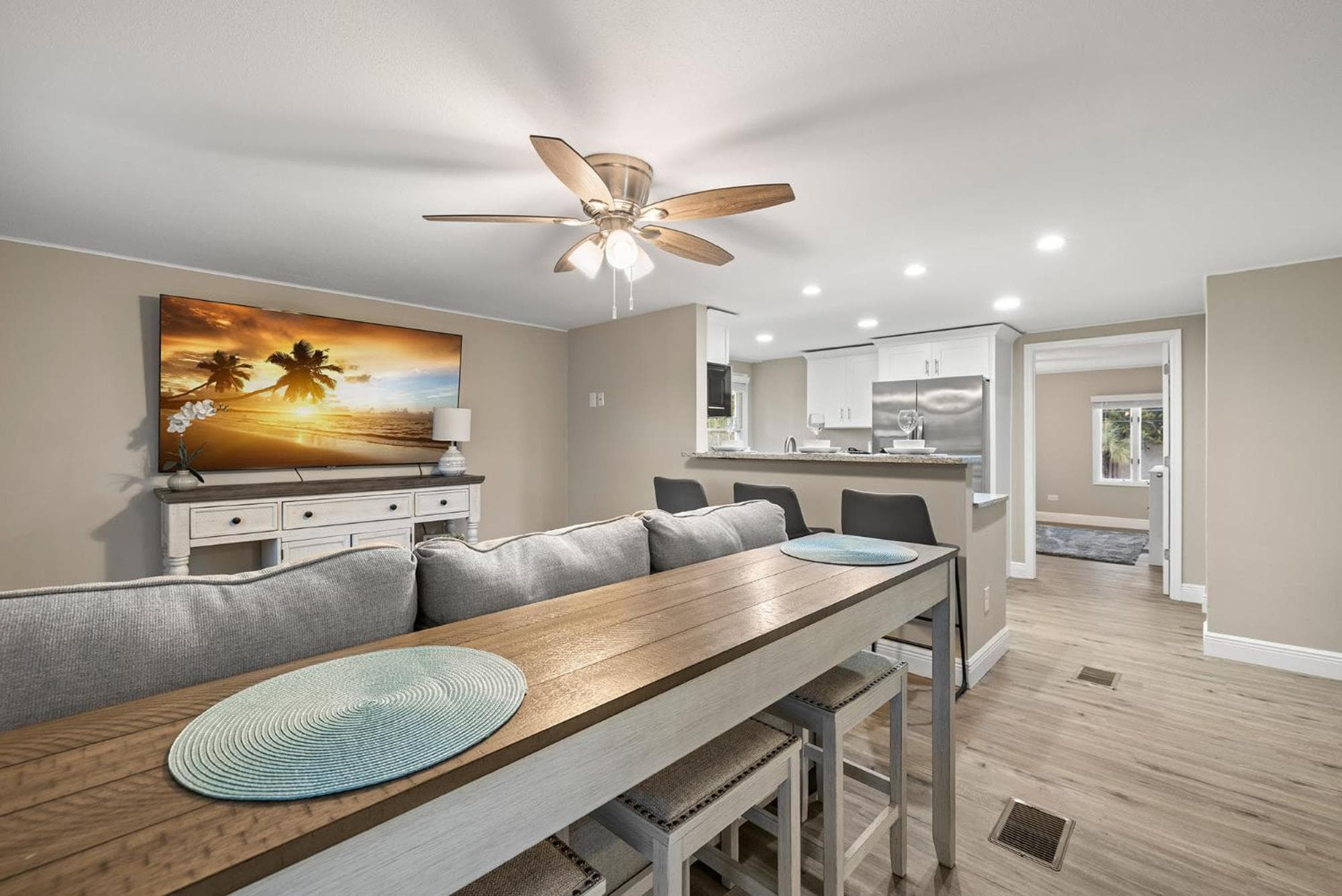 Luxurious Escape Sleeps 10 with Private Pool & Spa
