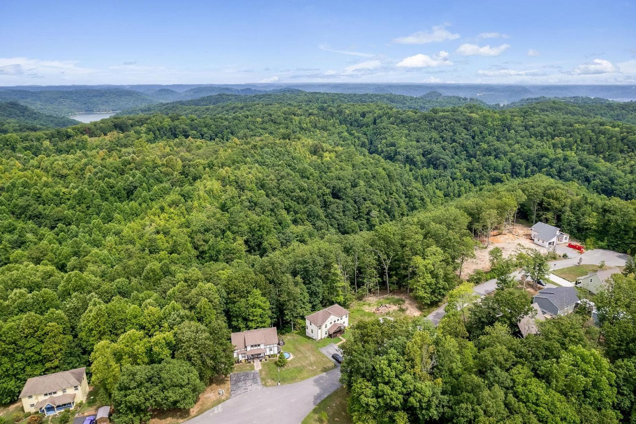 Center Hill Lake House - Charming 4 Bedroom
