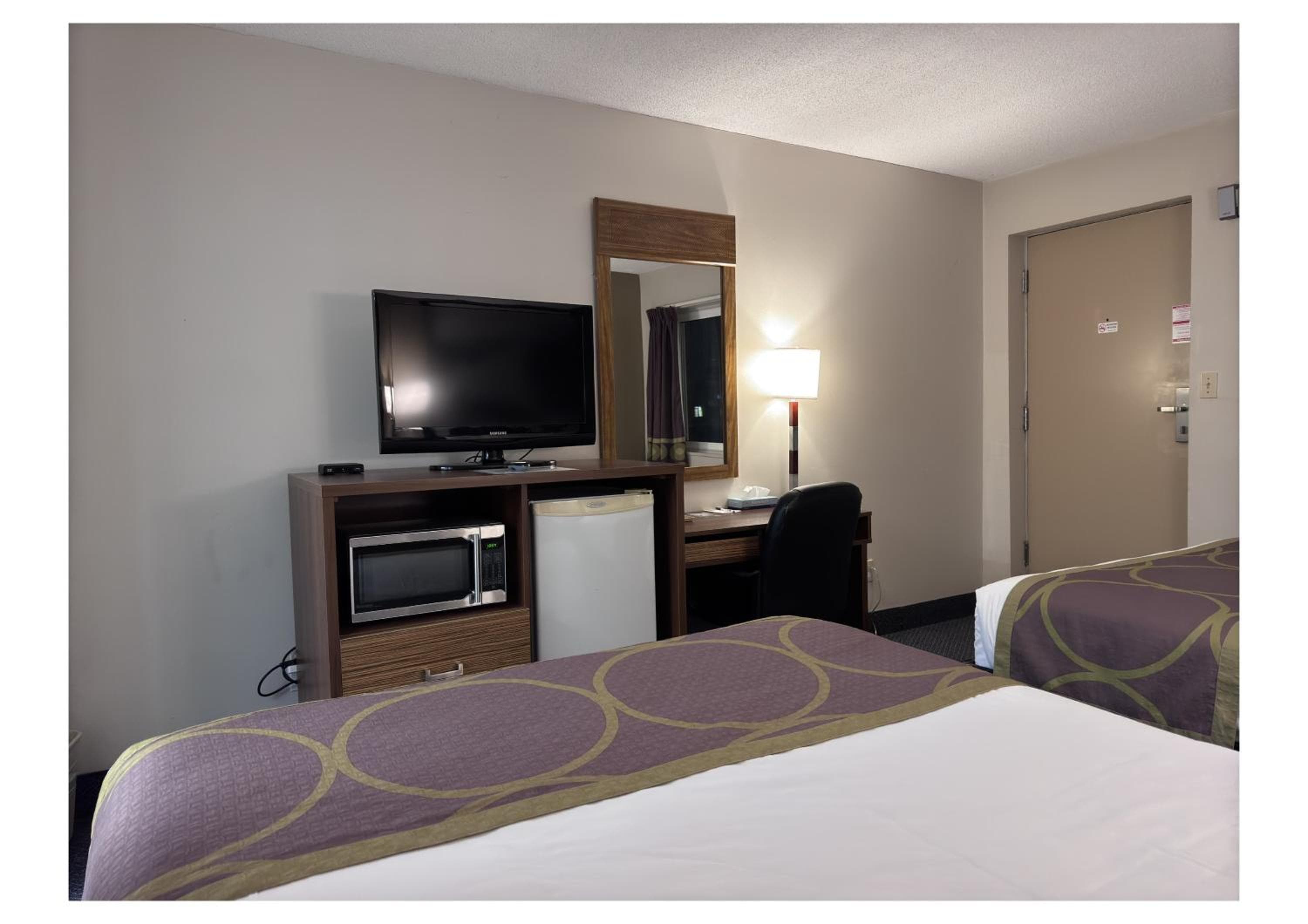 Super 8 by Wyndham Guelph