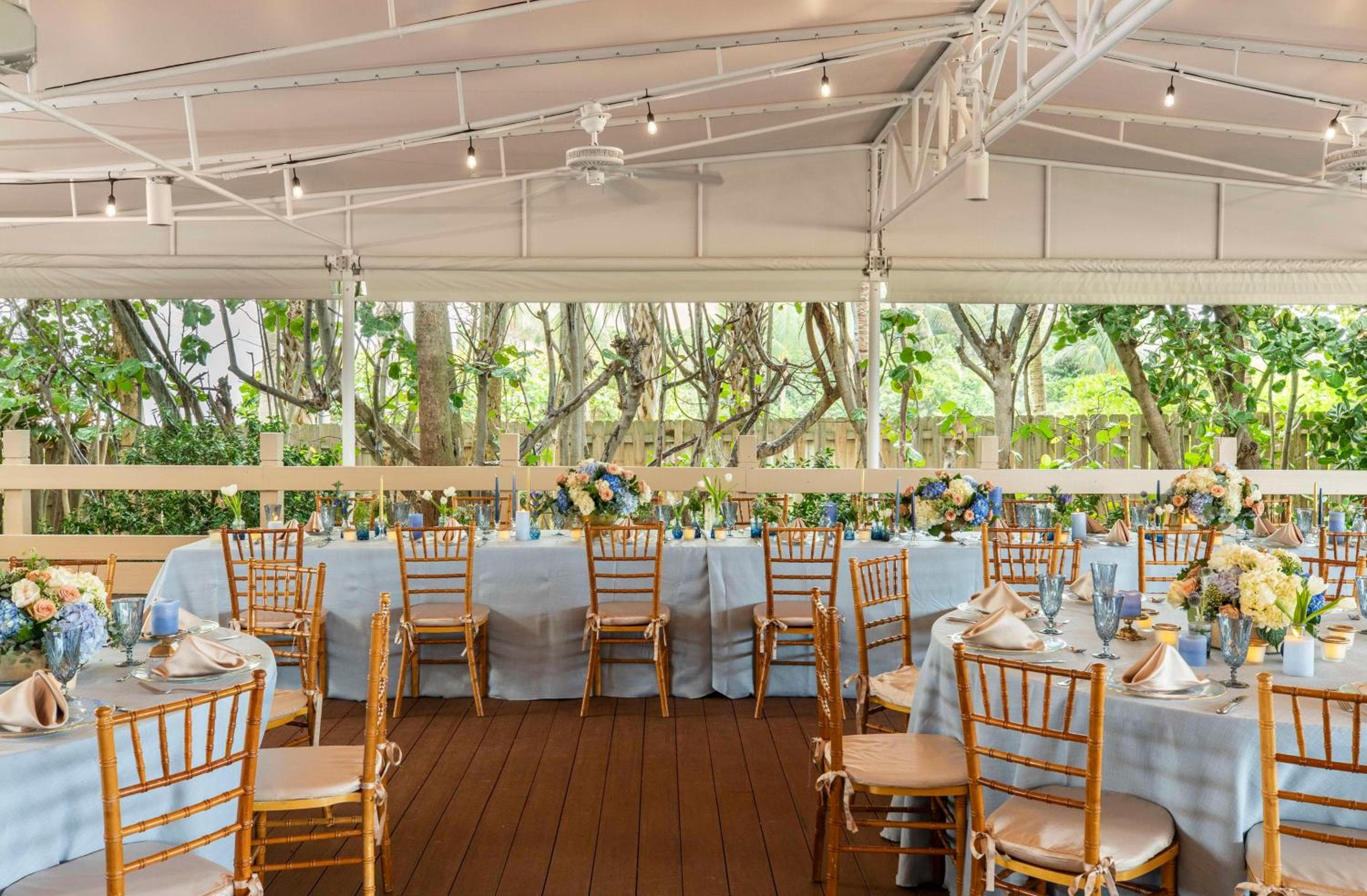 The Singer Oceanfront Resort, Curio Collection by Hilton