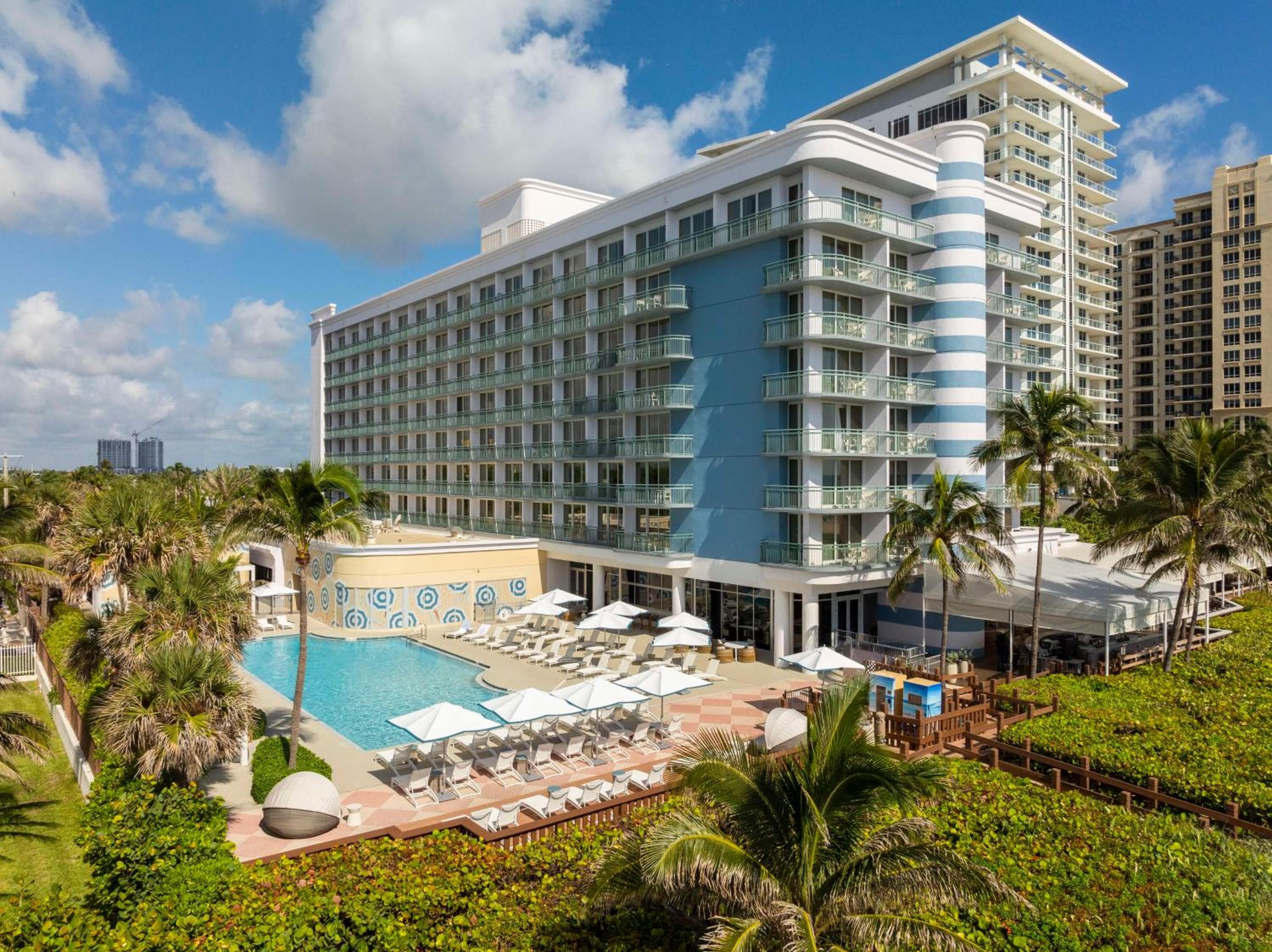 The Singer Oceanfront Resort, Curio Collection by Hilton