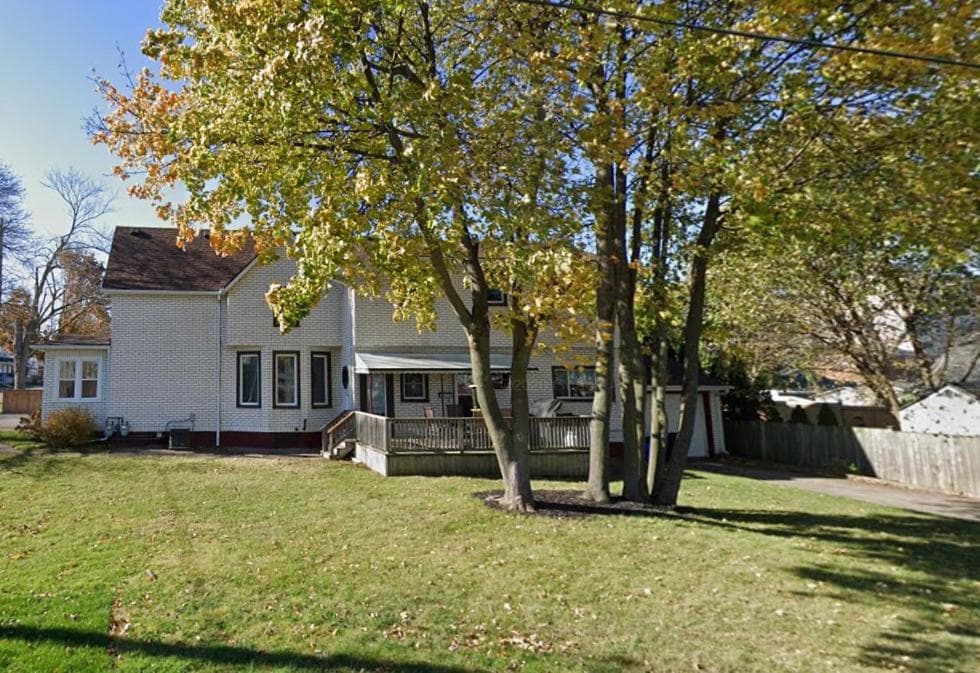 Niagara Sky Line 6 Bedroom Villa - Walk to the Falls WIFI and Parking